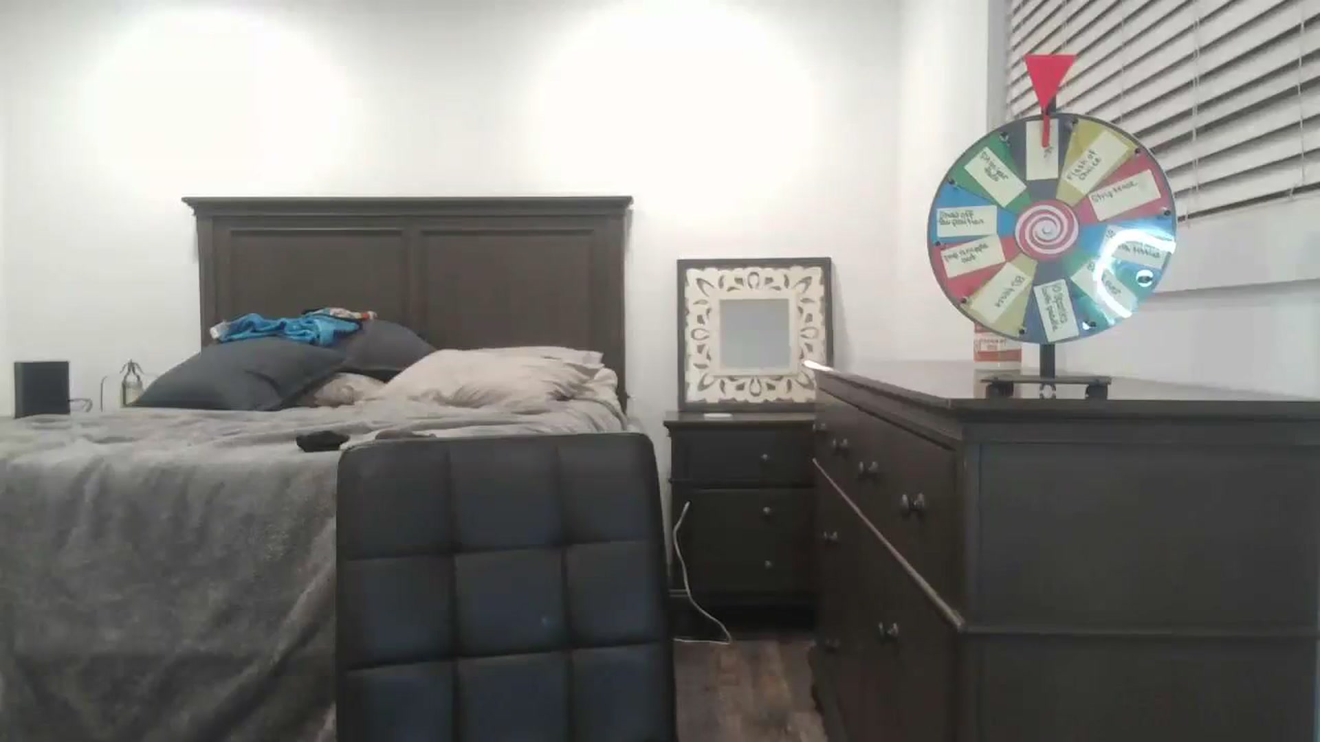 Gallery image thumbnail from blondmilf92's myfreecams stream on, 12/06/2023, 07:17 image 14 of 20