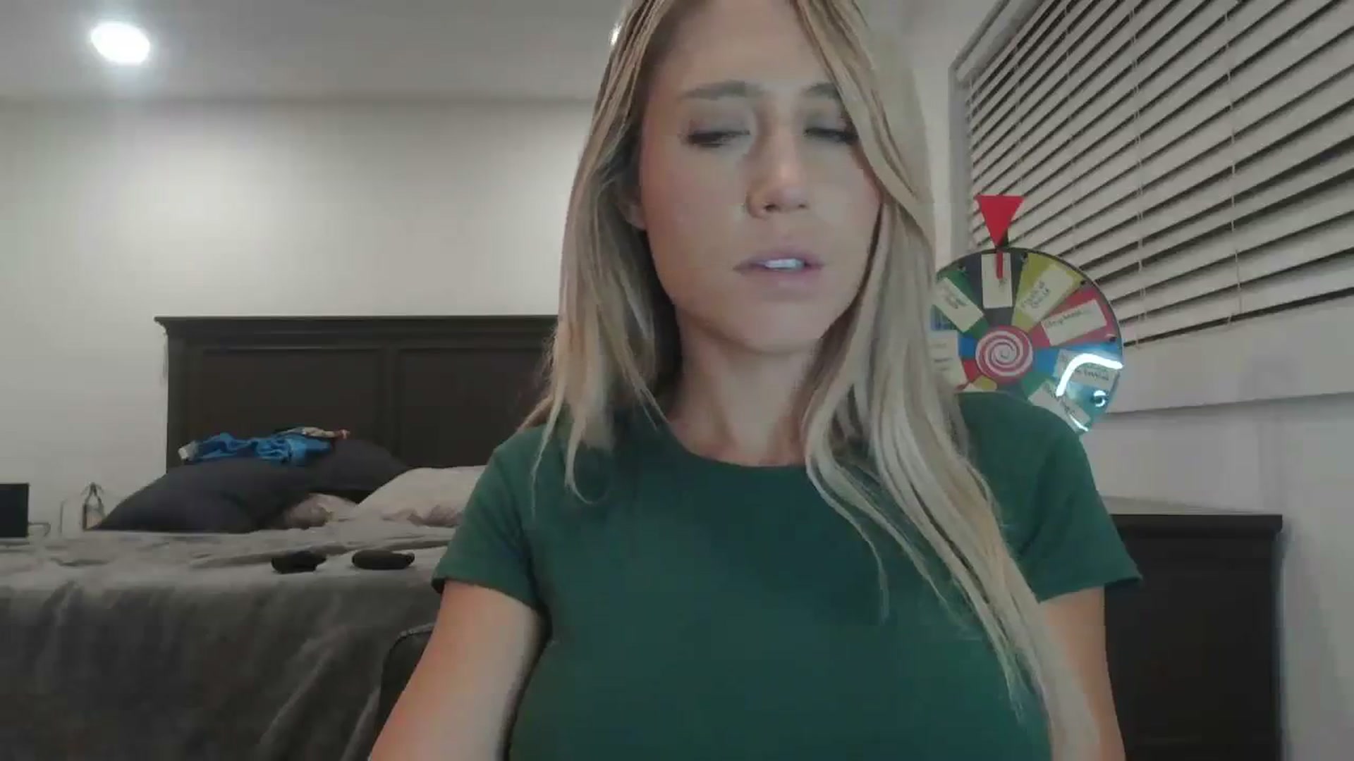 Gallery image thumbnail from blondmilf92's myfreecams stream on, 12/06/2023, 07:17 image 10 of 20