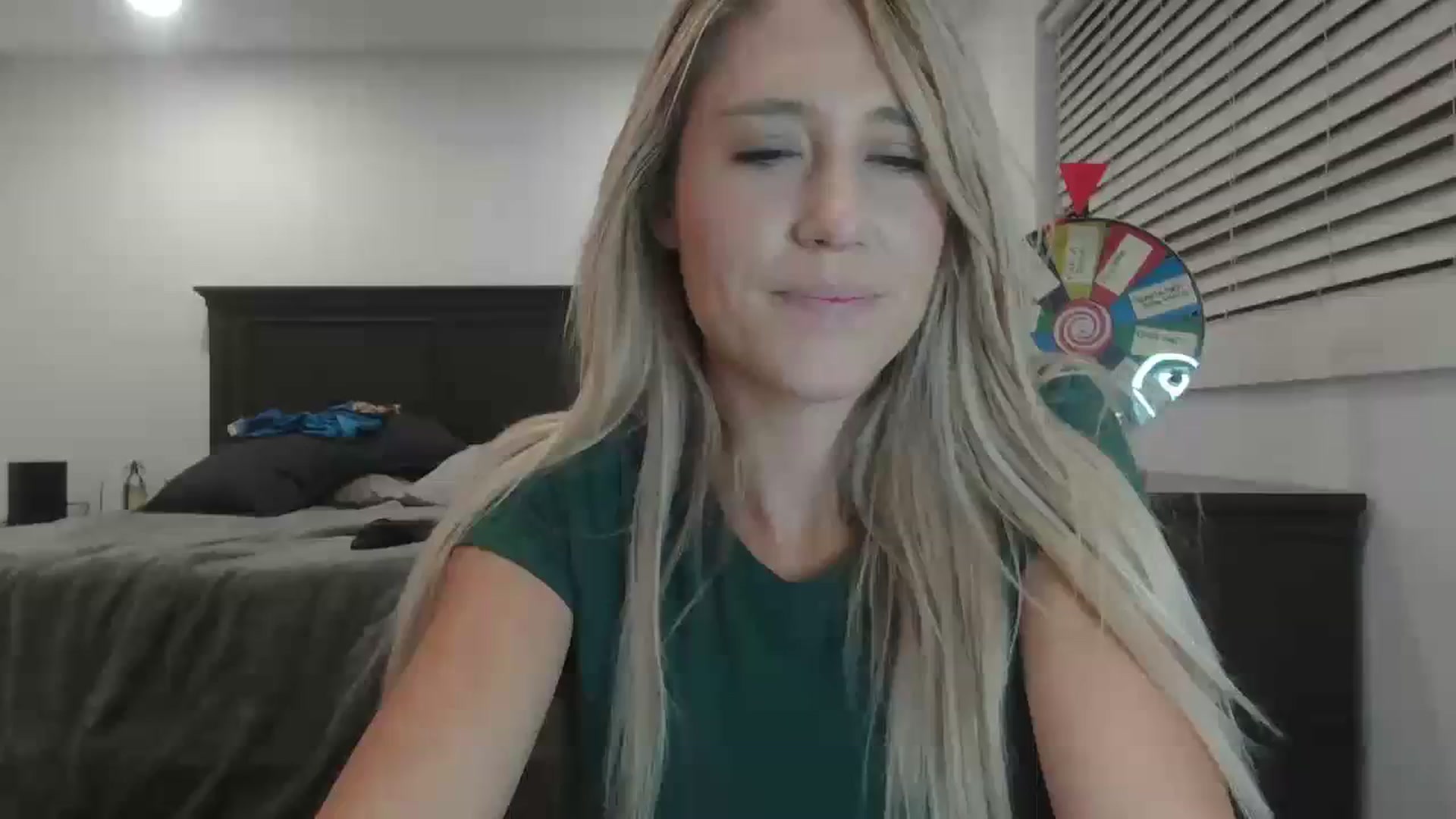 Gallery image thumbnail from blondmilf92's myfreecams stream on, 12/06/2023, 07:17 image 1 of 20