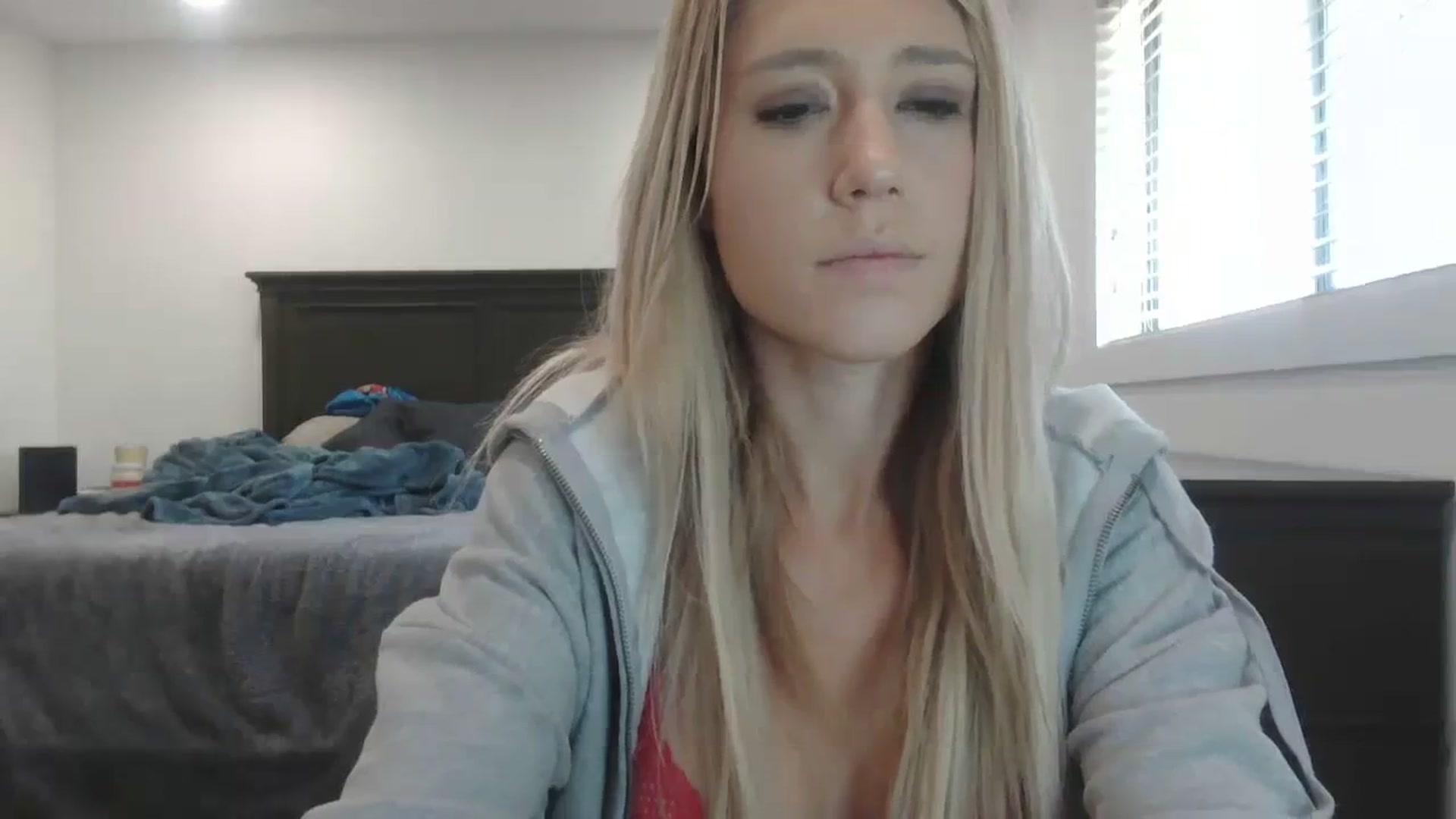 Gallery image thumbnail from blondmilf92's myfreecams stream on, 12/06/2023, 18:40 image 16 of 20