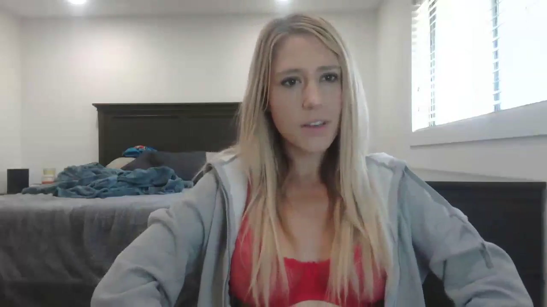 Gallery image thumbnail from blondmilf92's myfreecams stream on, 12/06/2023, 18:40 image 15 of 20