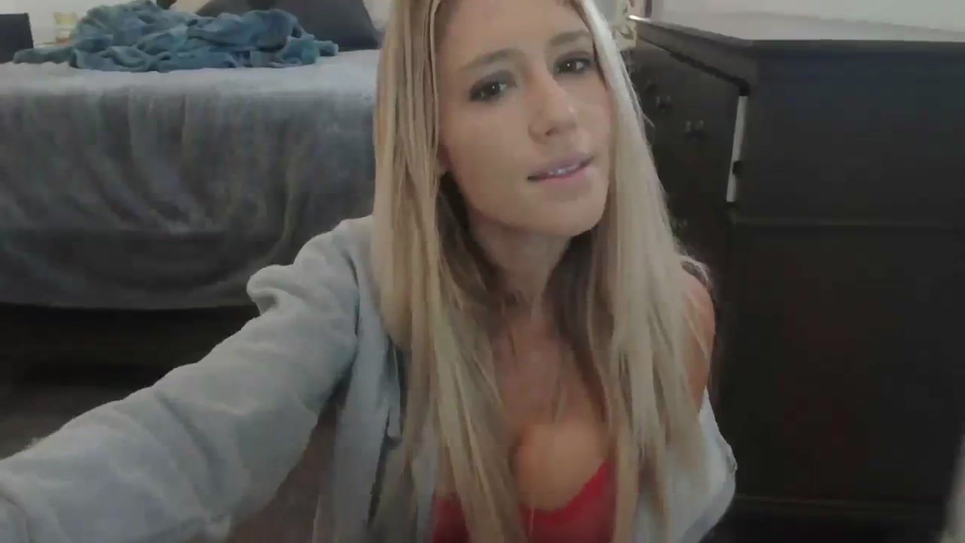 Gallery image thumbnail from blondmilf92's myfreecams stream on, 12/06/2023, 18:40 image 2 of 20