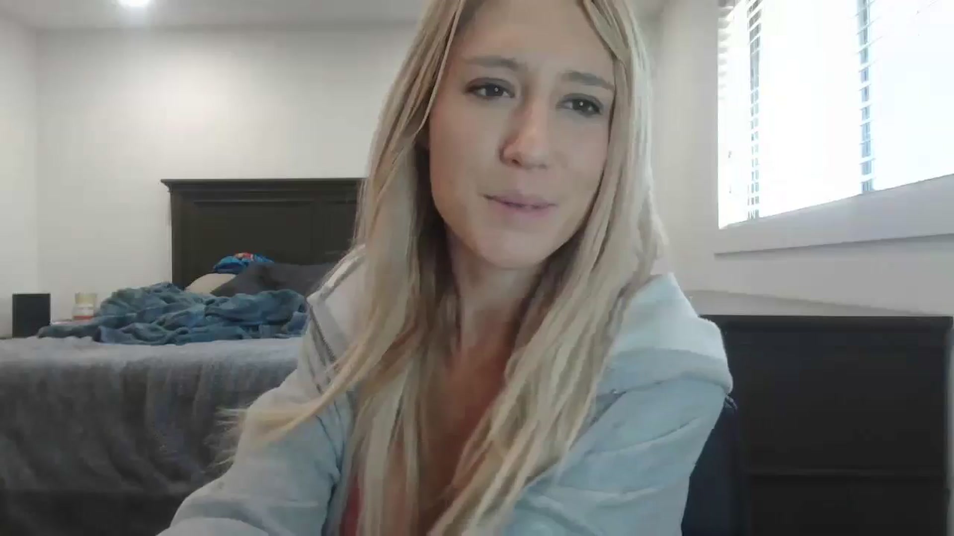 Gallery image thumbnail from blondmilf92's myfreecams stream on, 12/06/2023, 18:40 image 19 of 20