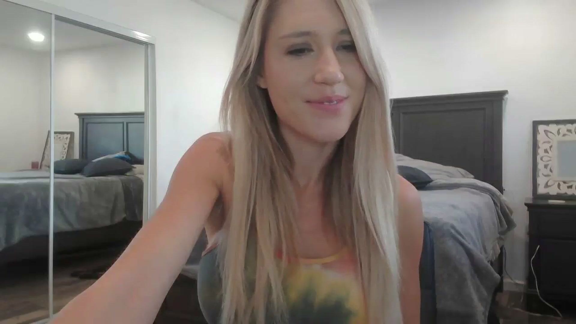 Gallery image thumbnail from blondmilf92's myfreecams stream on, 12/07/2023, 19:42 image 6 of 20