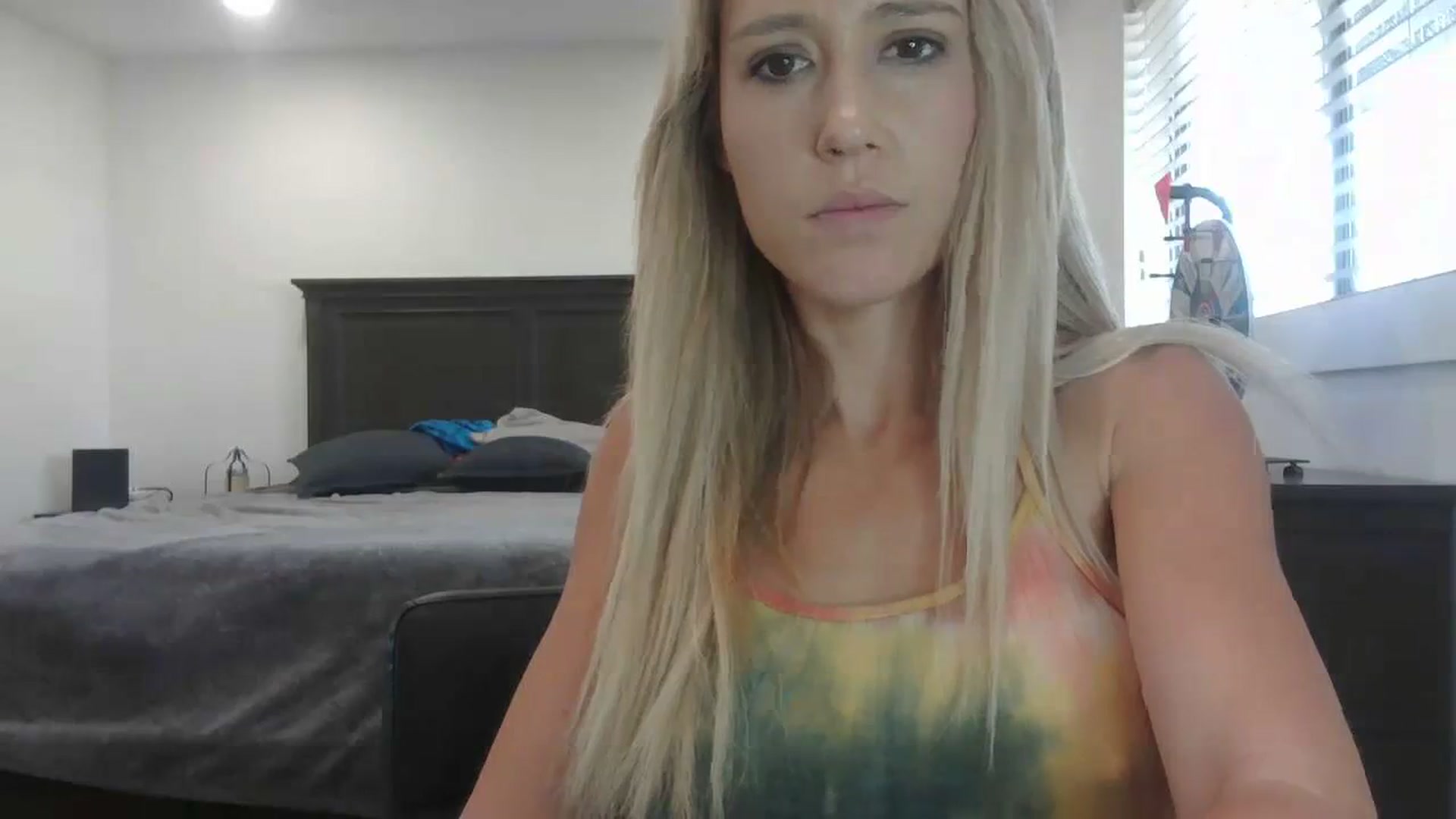 Gallery image thumbnail from blondmilf92's myfreecams stream on, 12/07/2023, 20:17 image 6 of 20