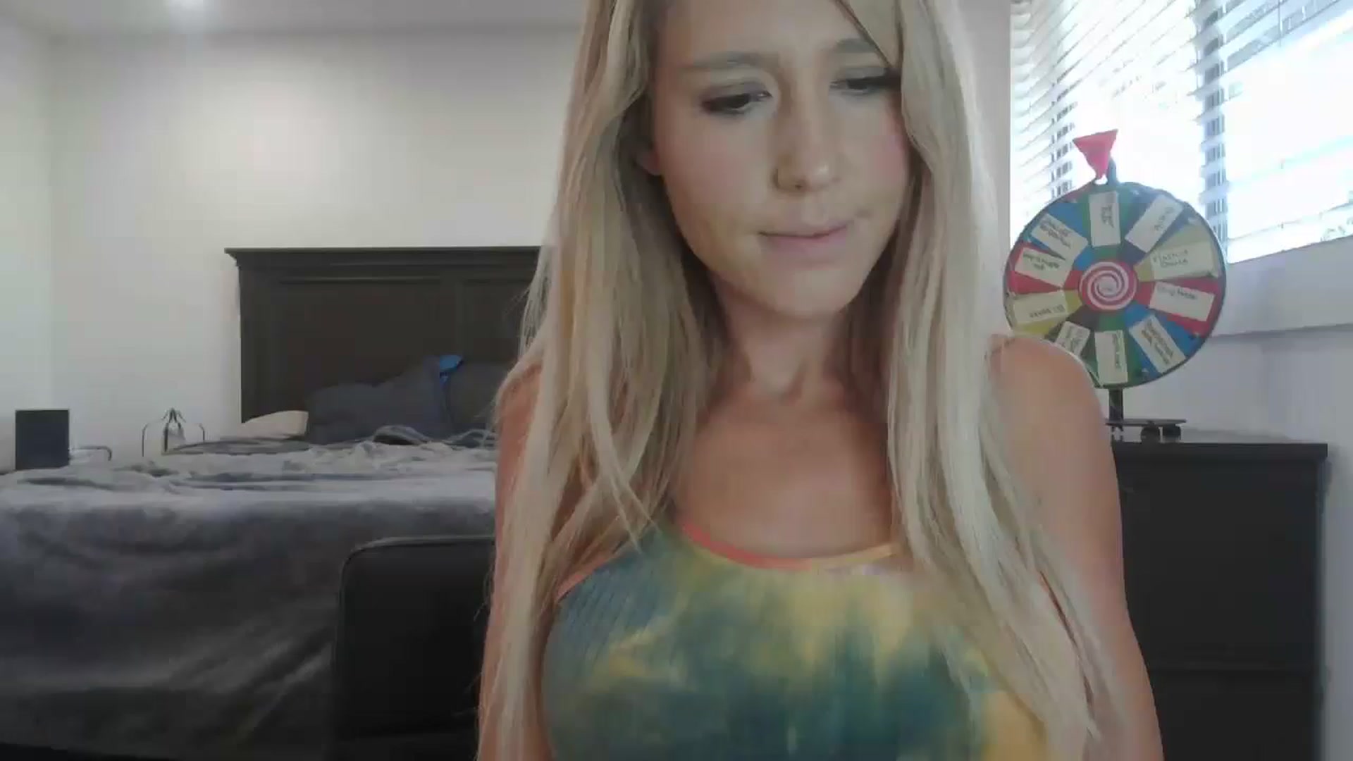 Gallery image thumbnail from blondmilf92's myfreecams stream on, 12/07/2023, 21:33 image 8 of 20