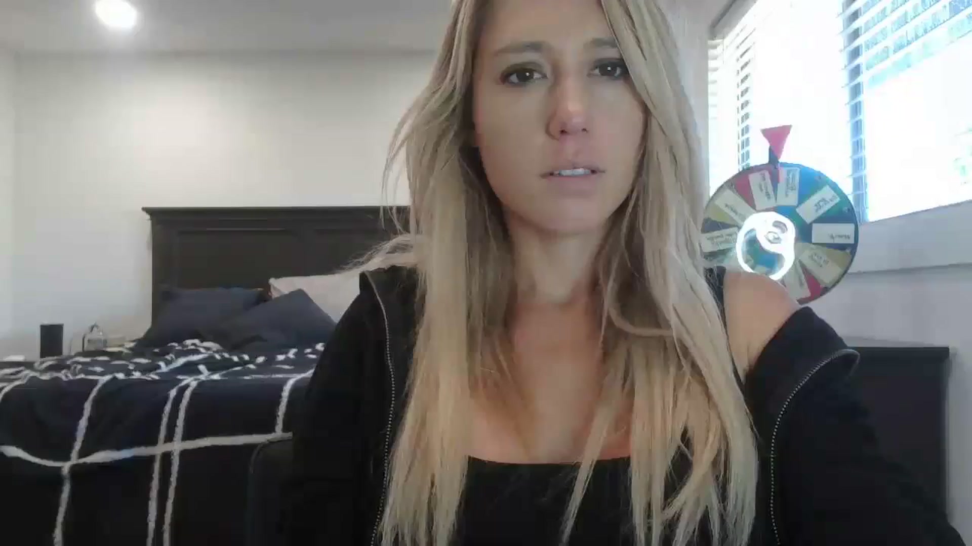 Gallery image thumbnail from blondmilf92's myfreecams stream on, 12/12/2023, 21:45 image 18 of 20