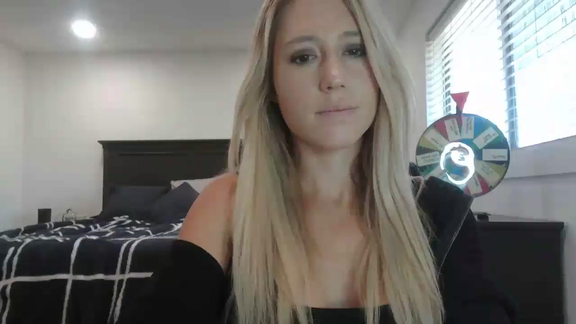 Gallery image thumbnail from blondmilf92's myfreecams stream on, 12/12/2023, 21:45 image 3 of 20