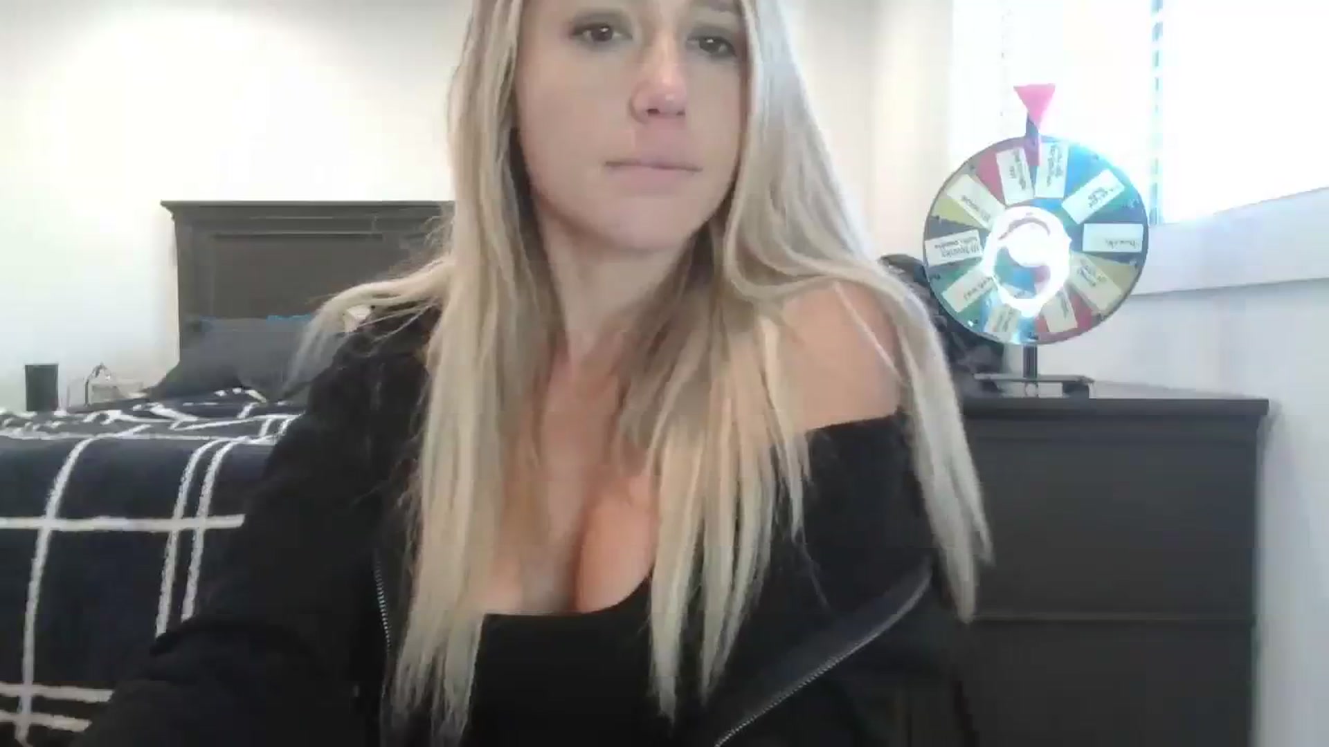 Gallery image thumbnail from blondmilf92's myfreecams stream on, 12/12/2023, 21:45 image 20 of 20