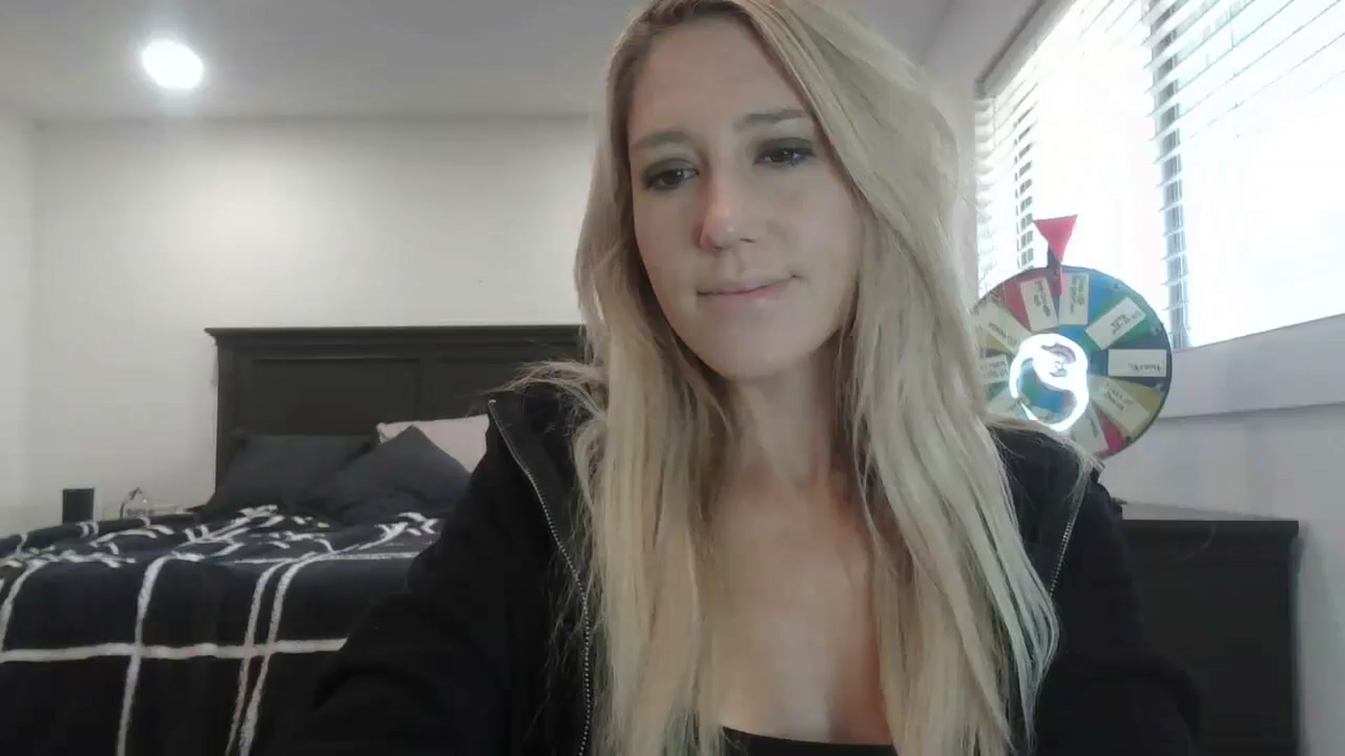Gallery image thumbnail from blondmilf92's myfreecams stream on, 12/12/2023, 21:45 image 1 of 20