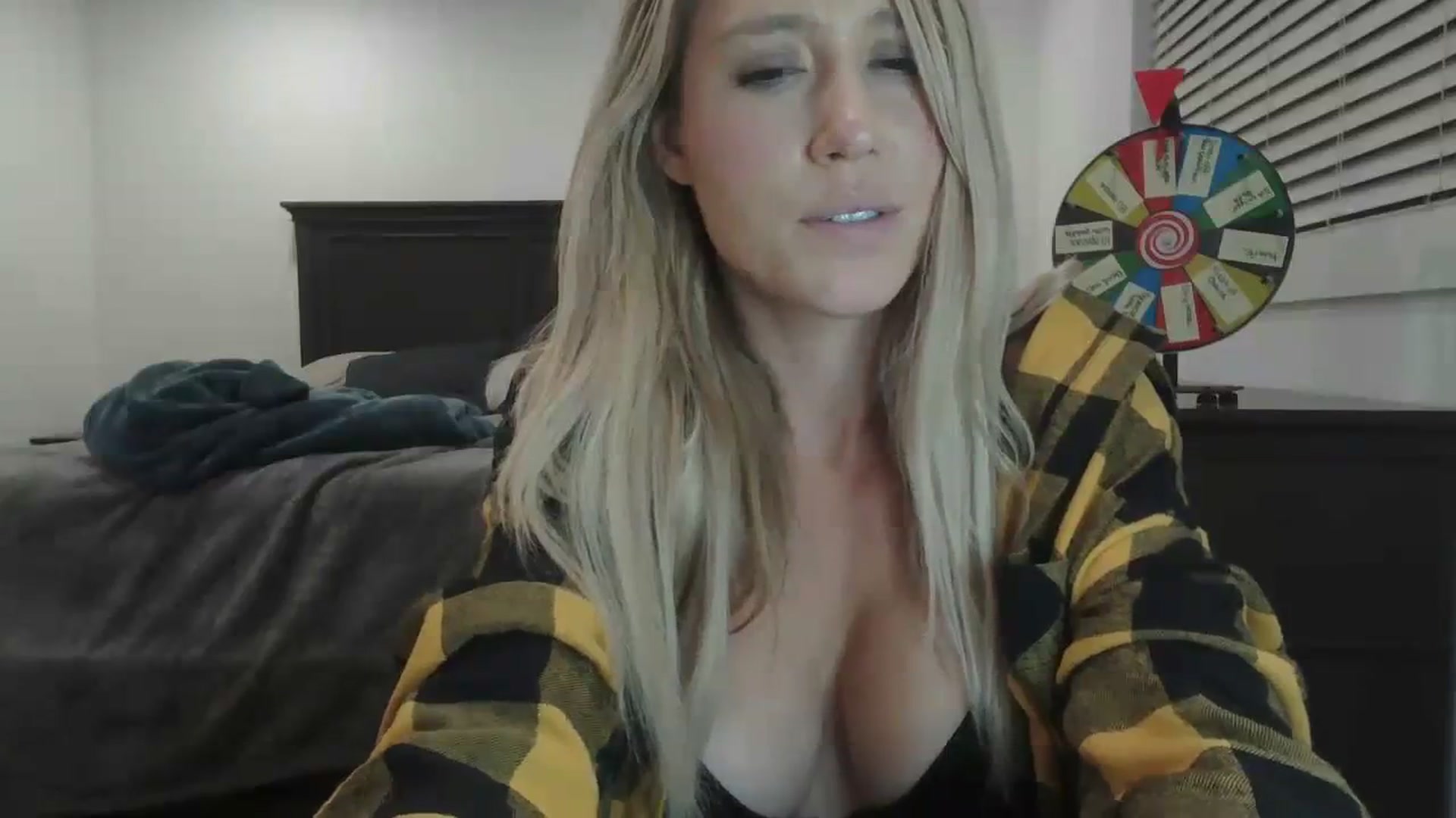 Gallery image thumbnail from blondmilf92's myfreecams stream on, 12/14/2023, 07:01 image 13 of 20