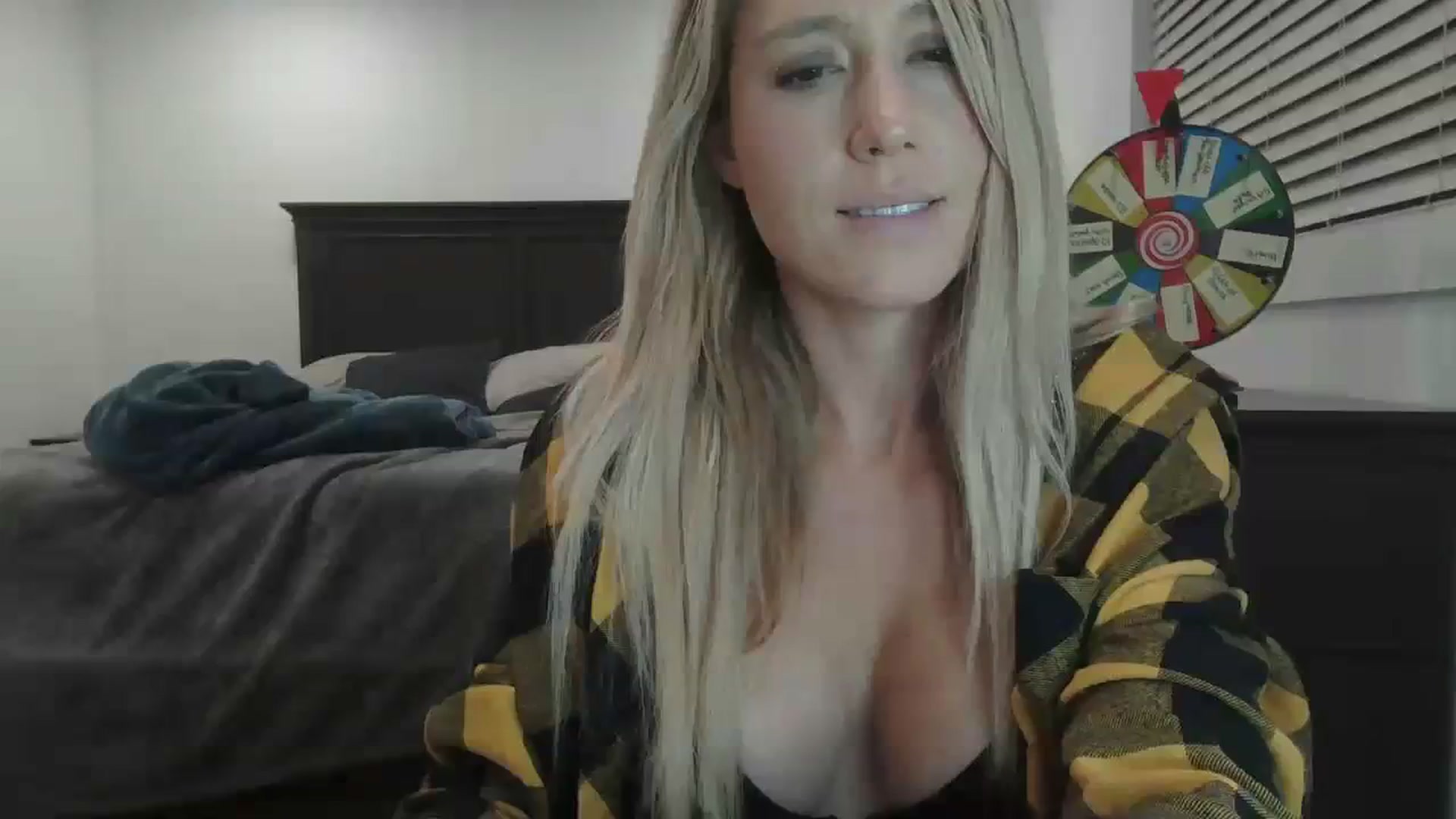 Gallery image thumbnail from blondmilf92's myfreecams stream on, 12/14/2023, 07:01 image 14 of 20