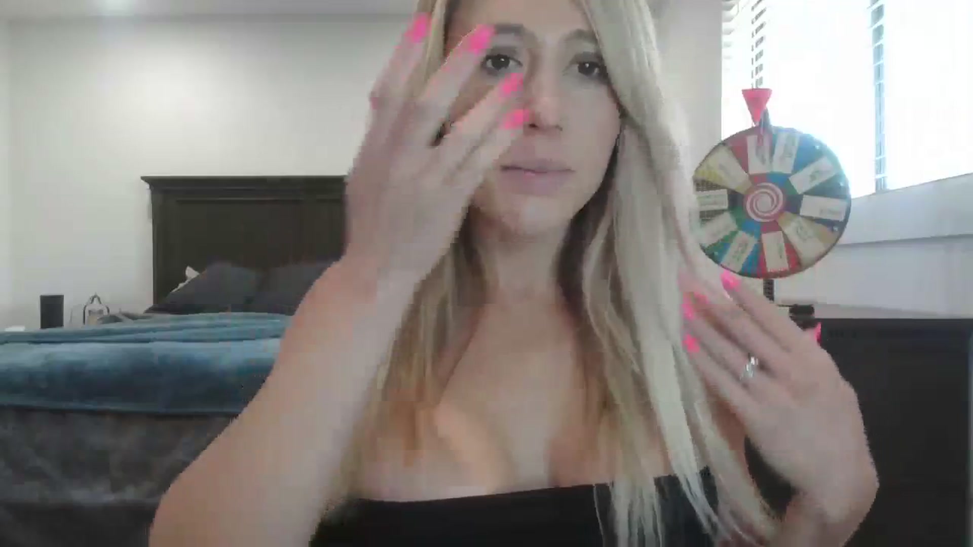 Gallery image thumbnail from blondmilf92's myfreecams stream on, 12/14/2023, 19:59 image 17 of 20