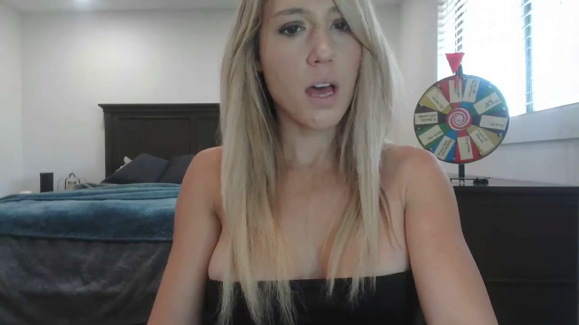 Gallery image thumbnail from blondmilf92's myfreecams stream on, 12/14/2023, 19:59 image 12 of 20