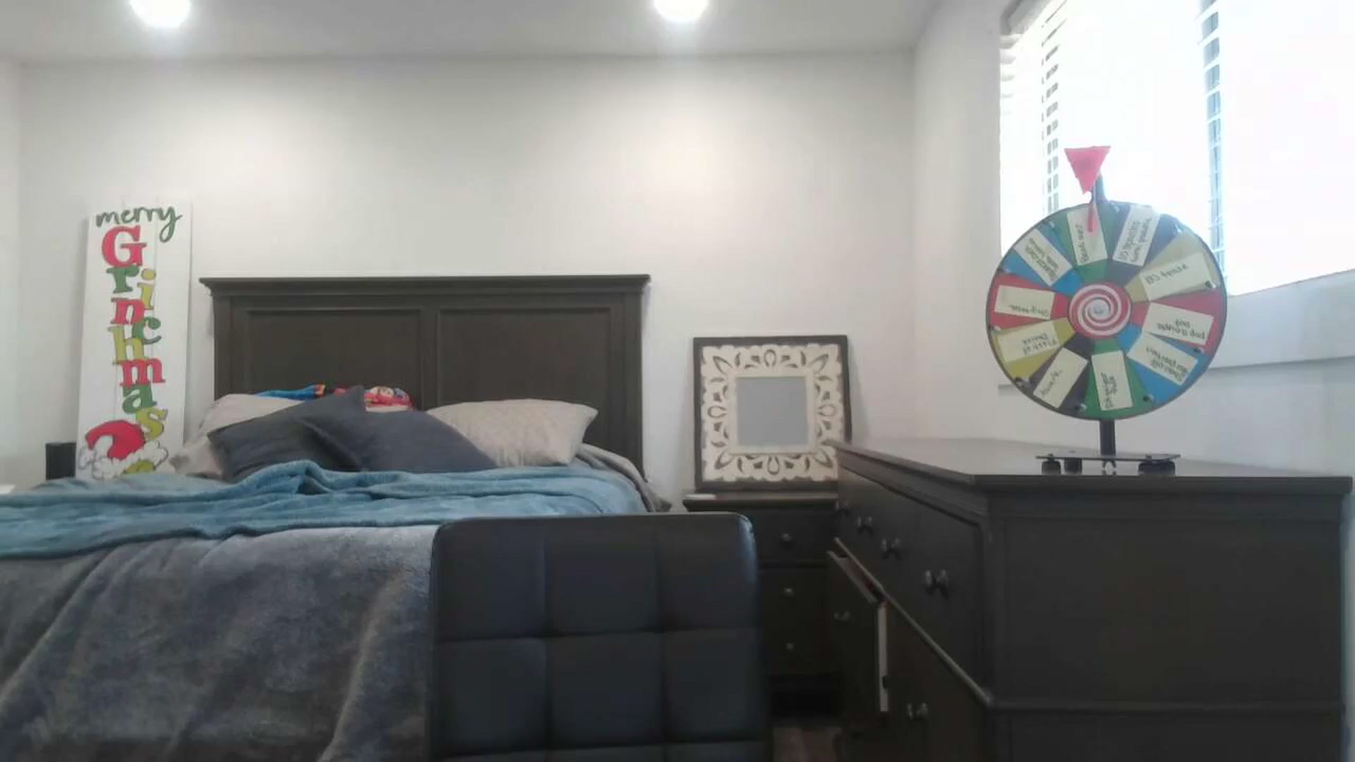 Gallery image thumbnail from blondmilf92's myfreecams stream on, 12/15/2023, 21:00 image 9 of 20