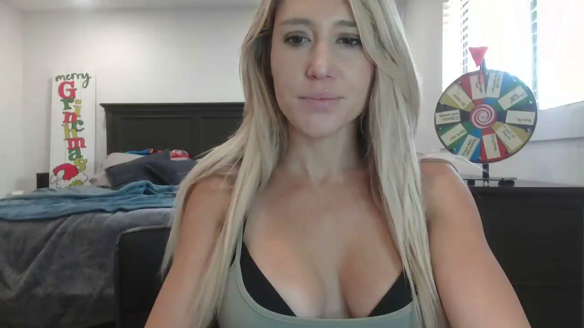 Gallery image thumbnail from blondmilf92's myfreecams stream on, 12/15/2023, 21:00 image 10 of 20