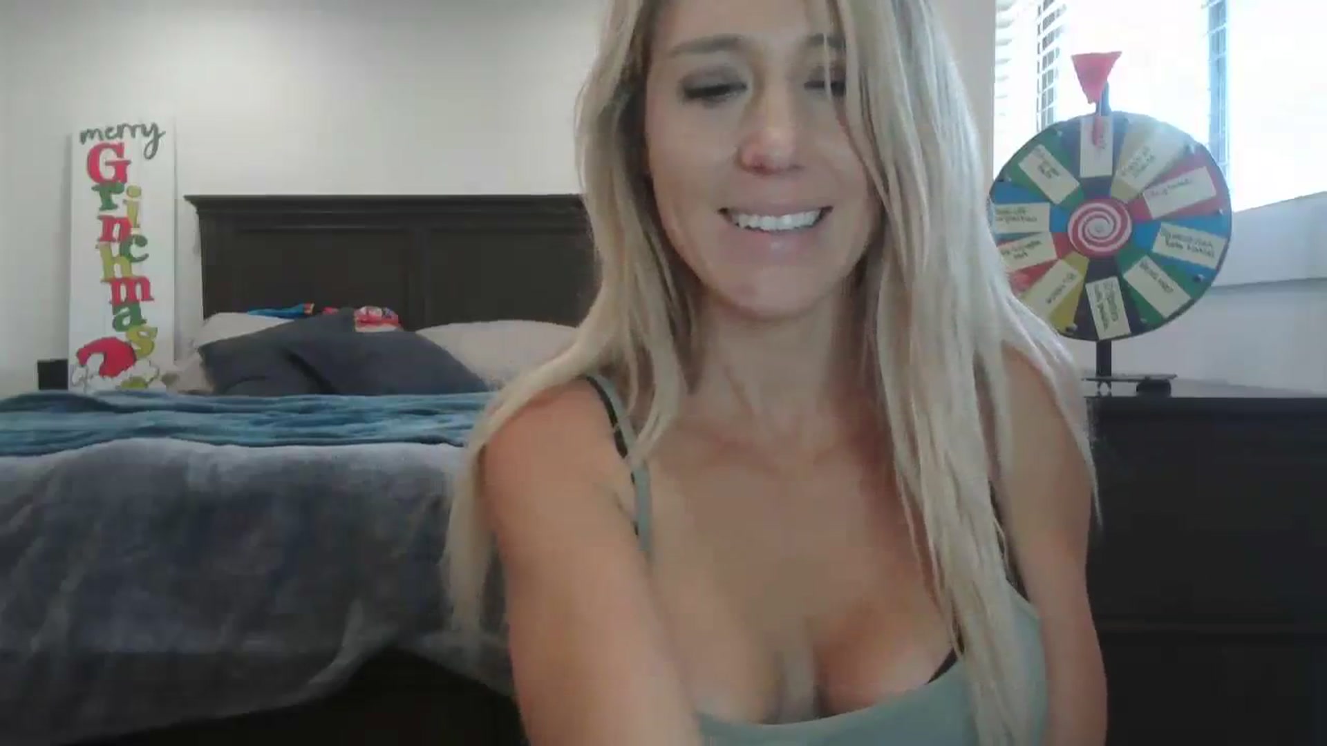 Gallery image thumbnail from blondmilf92's myfreecams stream on, 12/15/2023, 21:43 image 15 of 20