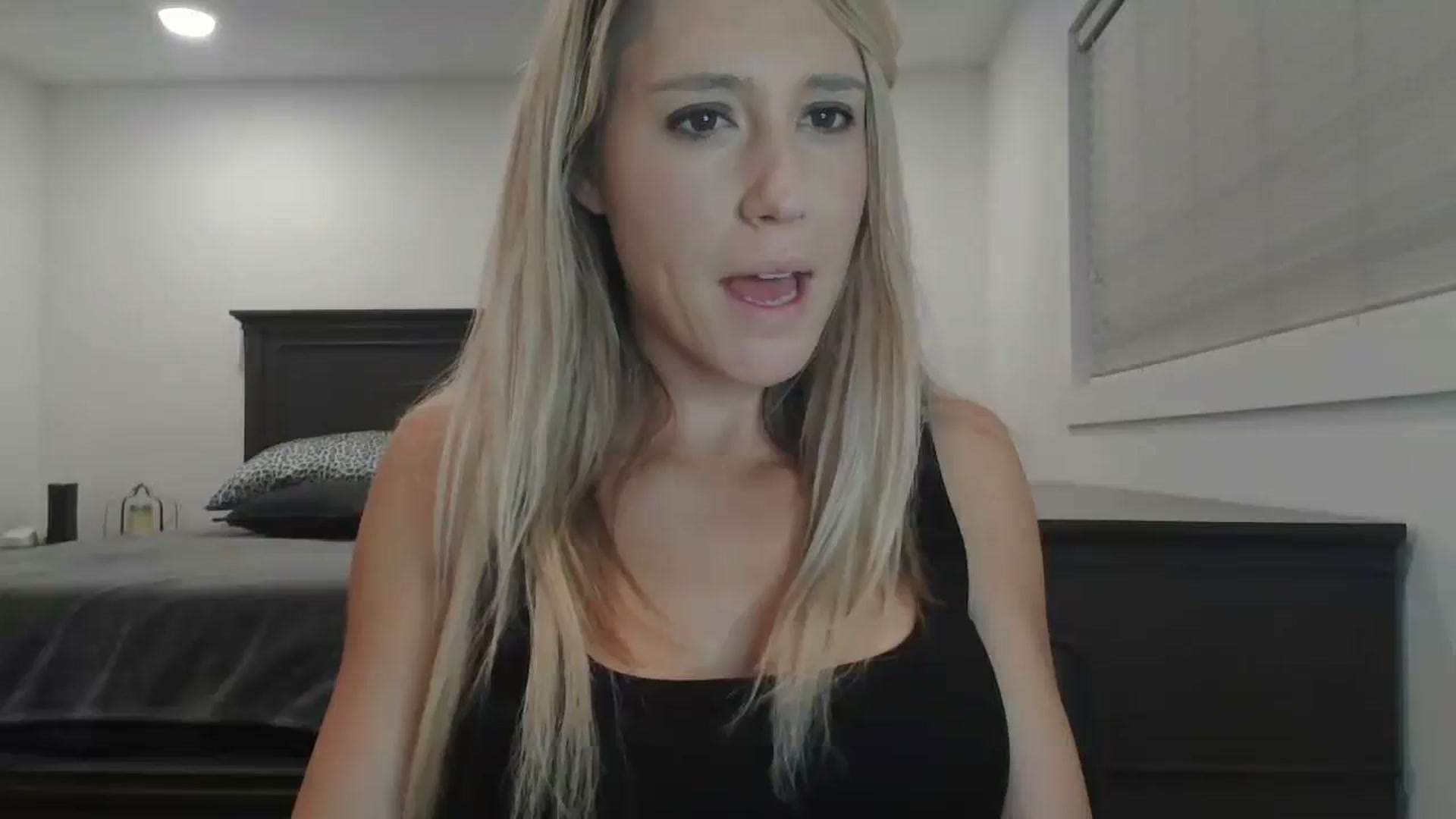 Gallery image thumbnail from blondmilf92's myfreecams stream on, 12/19/2023, 07:12 image 1 of 20
