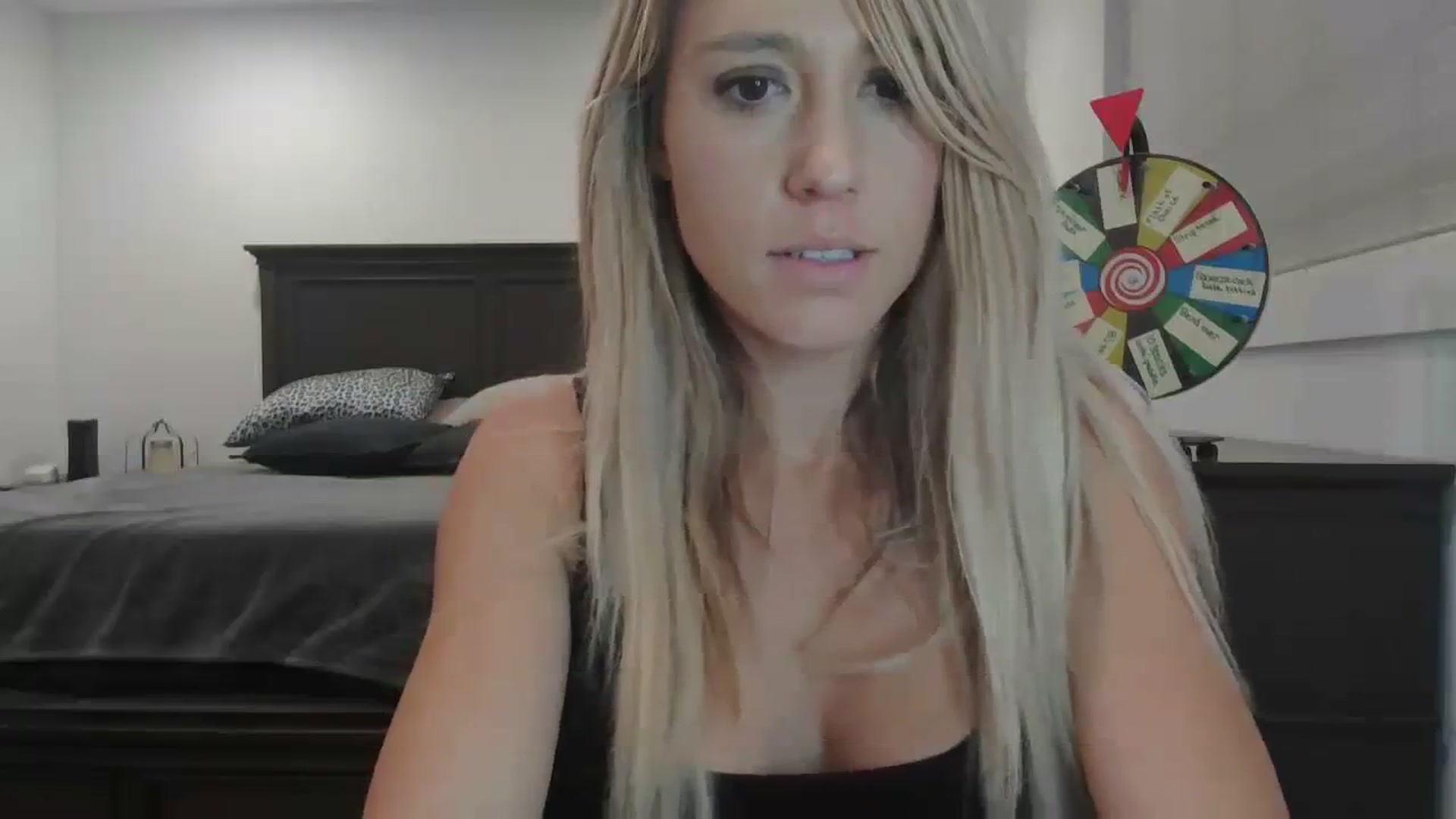 Gallery image thumbnail from blondmilf92's myfreecams stream on, 12/19/2023, 07:12 image 19 of 20