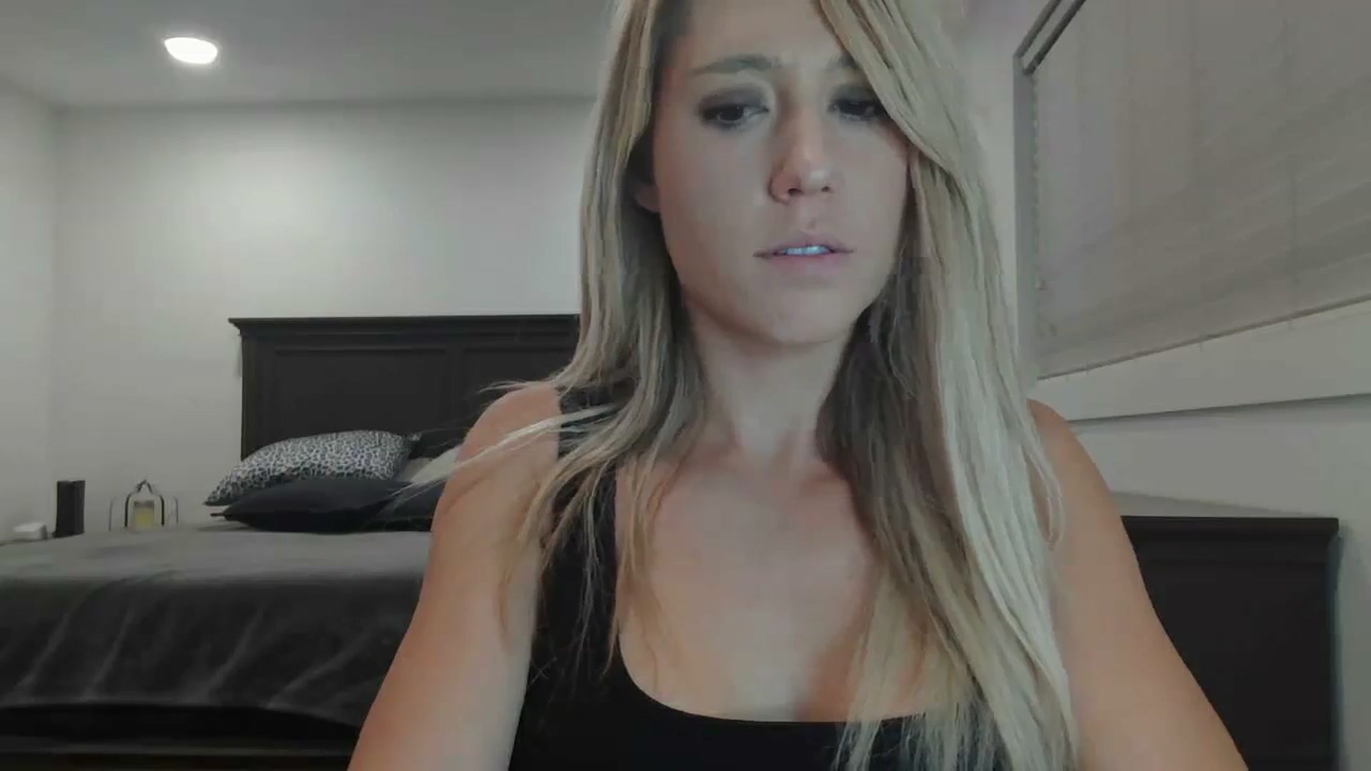 Gallery image thumbnail from blondmilf92's myfreecams stream on, 12/19/2023, 07:12 image 5 of 20