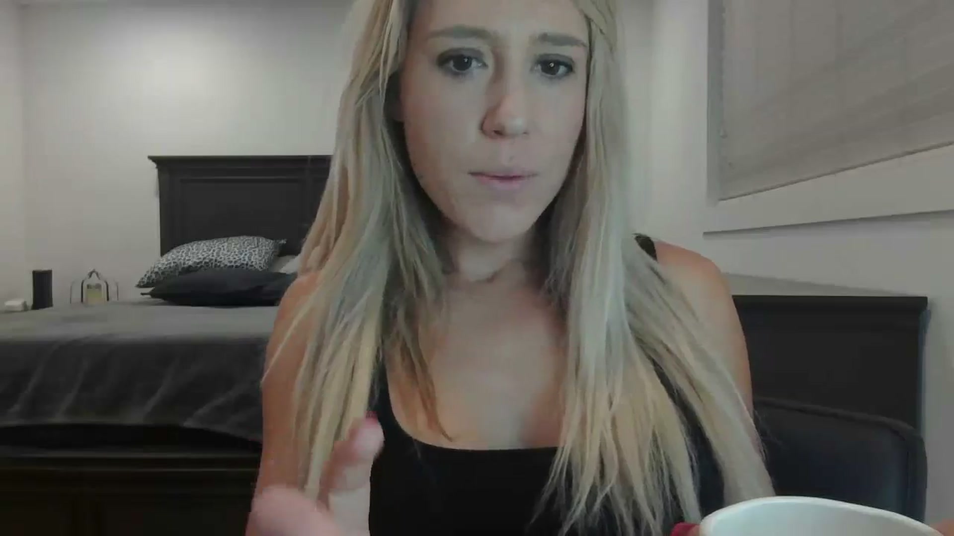 Gallery image thumbnail from blondmilf92's myfreecams stream on, 12/19/2023, 07:12 image 9 of 20