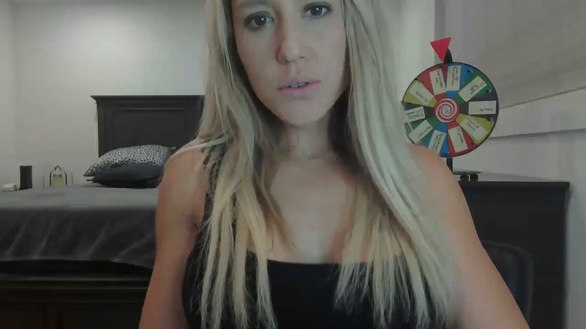Gallery image thumbnail from blondmilf92's myfreecams stream on, 12/19/2023, 07:12 image 11 of 20