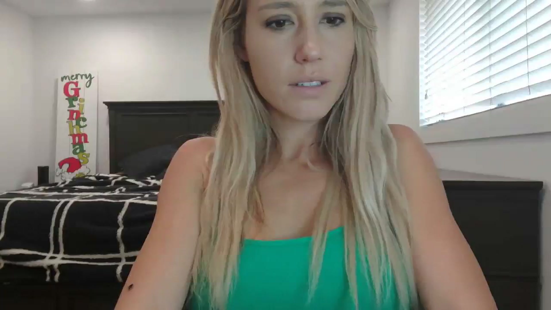 Gallery image thumbnail from blondmilf92's myfreecams stream on, 12/19/2023, 20:44 image 14 of 20