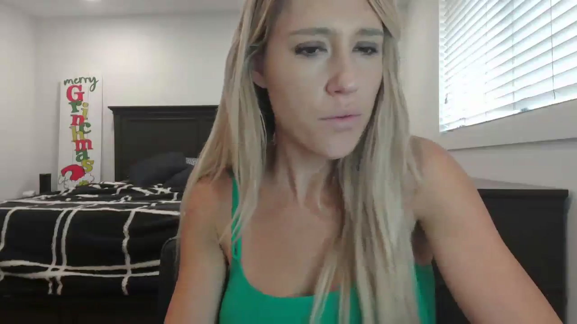 Gallery image thumbnail from blondmilf92's myfreecams stream on, 12/19/2023, 20:44 image 16 of 20