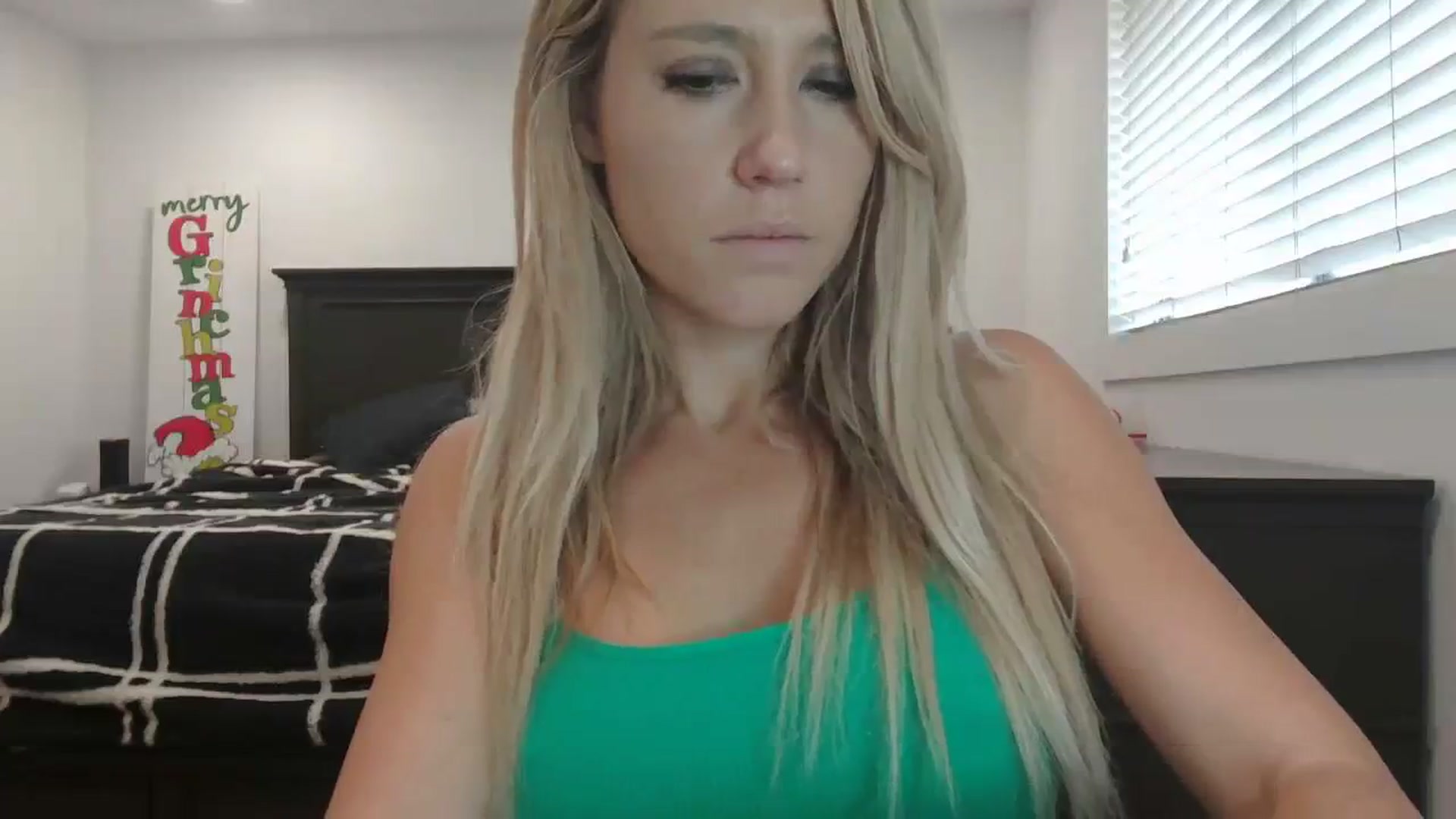 Gallery image thumbnail from blondmilf92's myfreecams stream on, 12/19/2023, 20:44 image 13 of 20