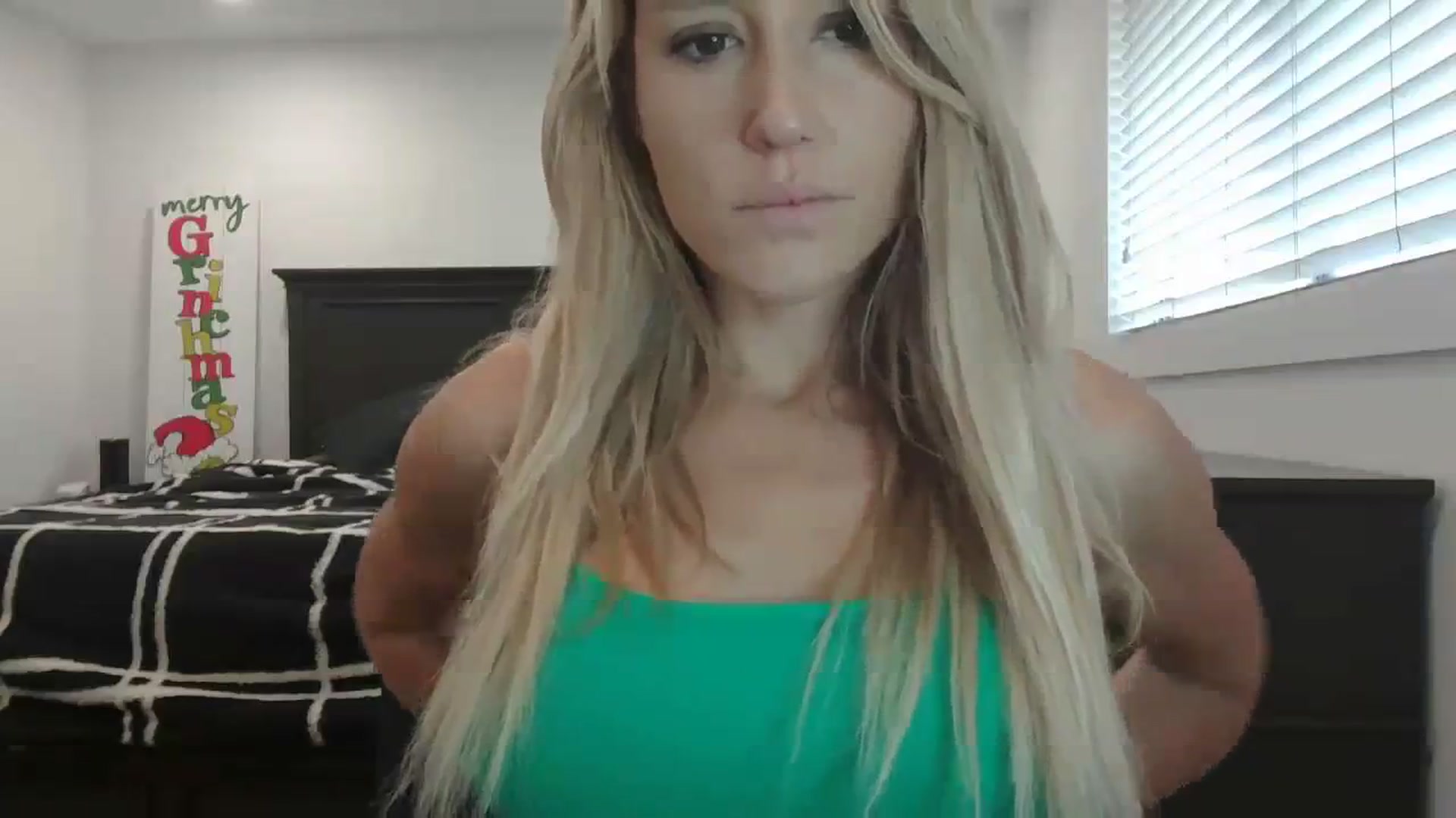 Gallery image thumbnail from blondmilf92's myfreecams stream on, 12/19/2023, 20:44 image 10 of 20