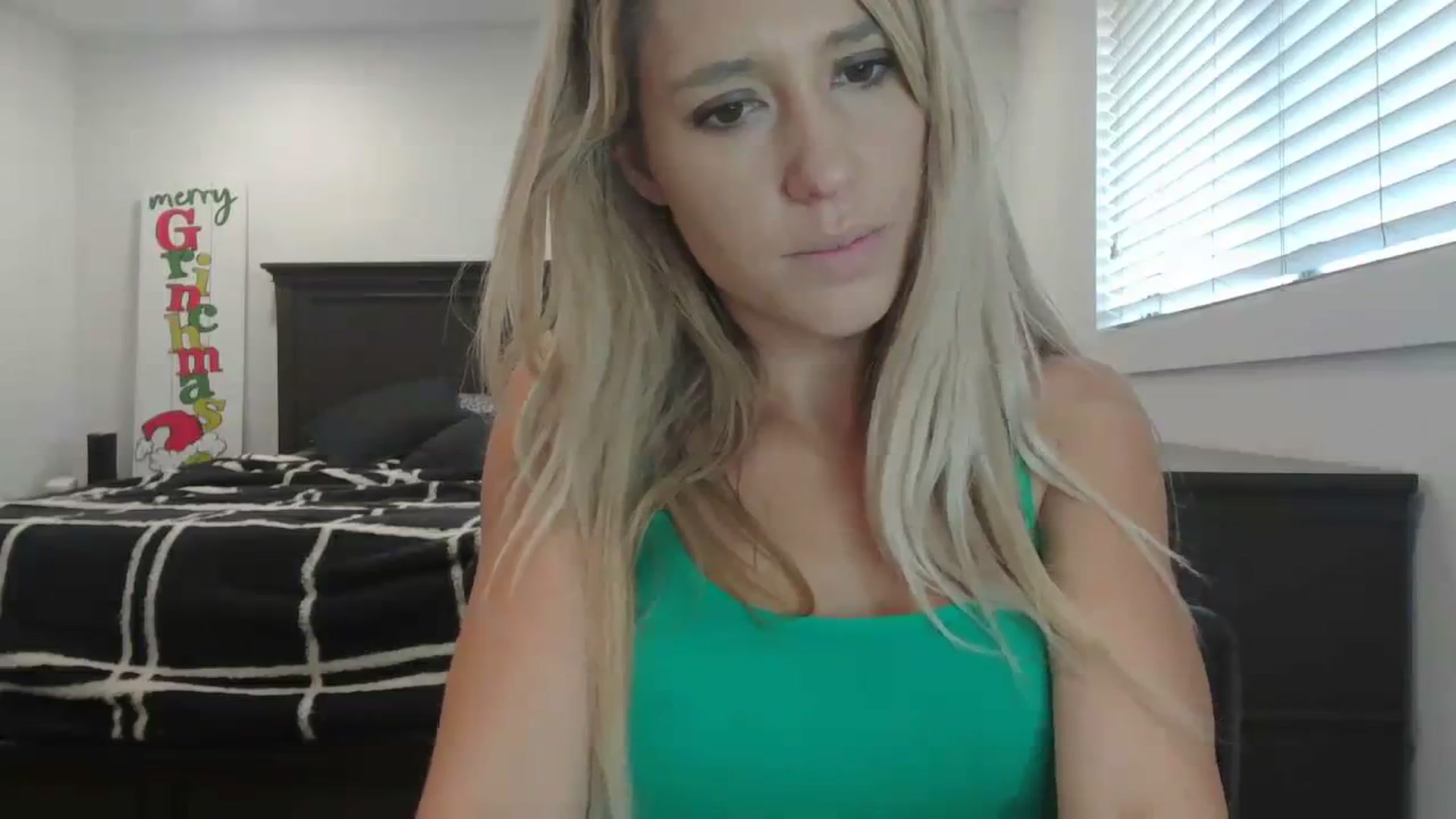 Gallery image thumbnail from blondmilf92's myfreecams stream on, 12/19/2023, 20:44 image 5 of 20