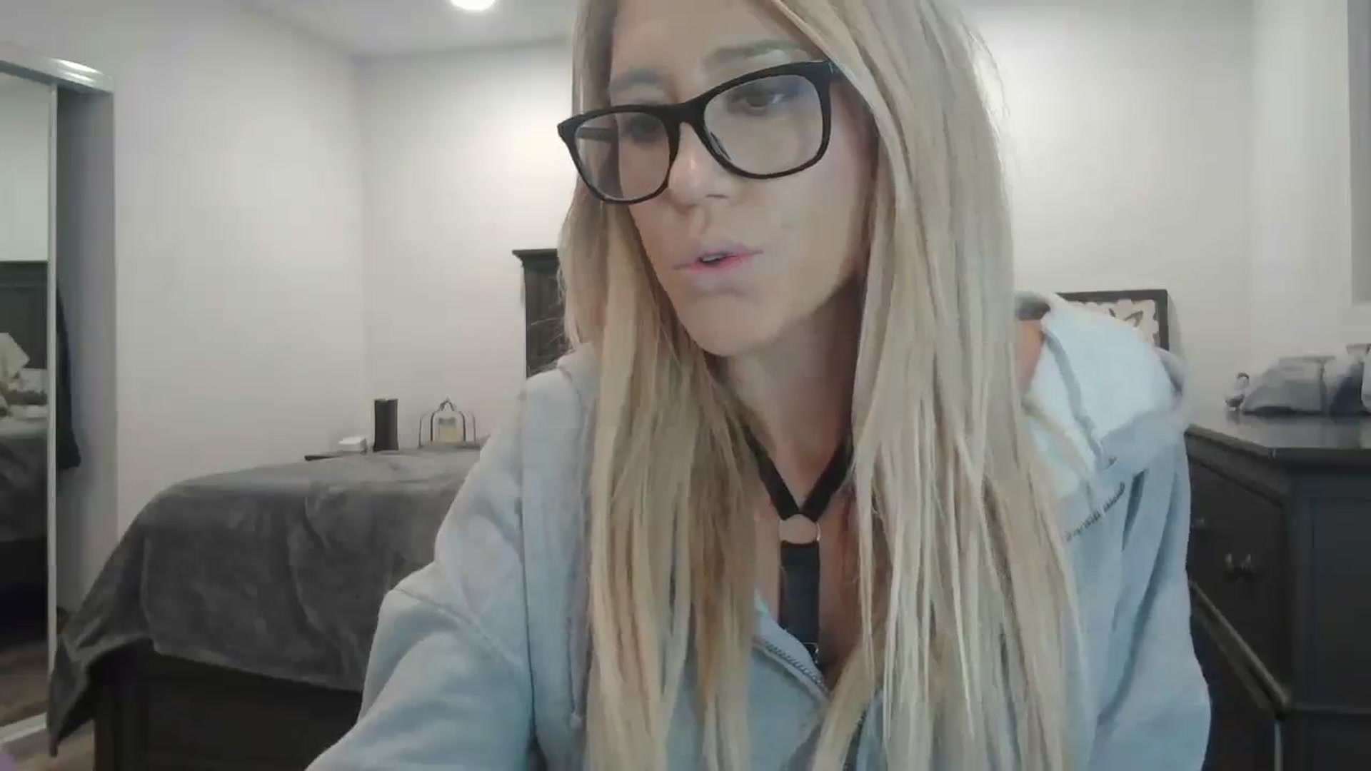 Gallery image thumbnail from blondmilf92's myfreecams stream on, 12/21/2023, 06:54 image 14 of 20
