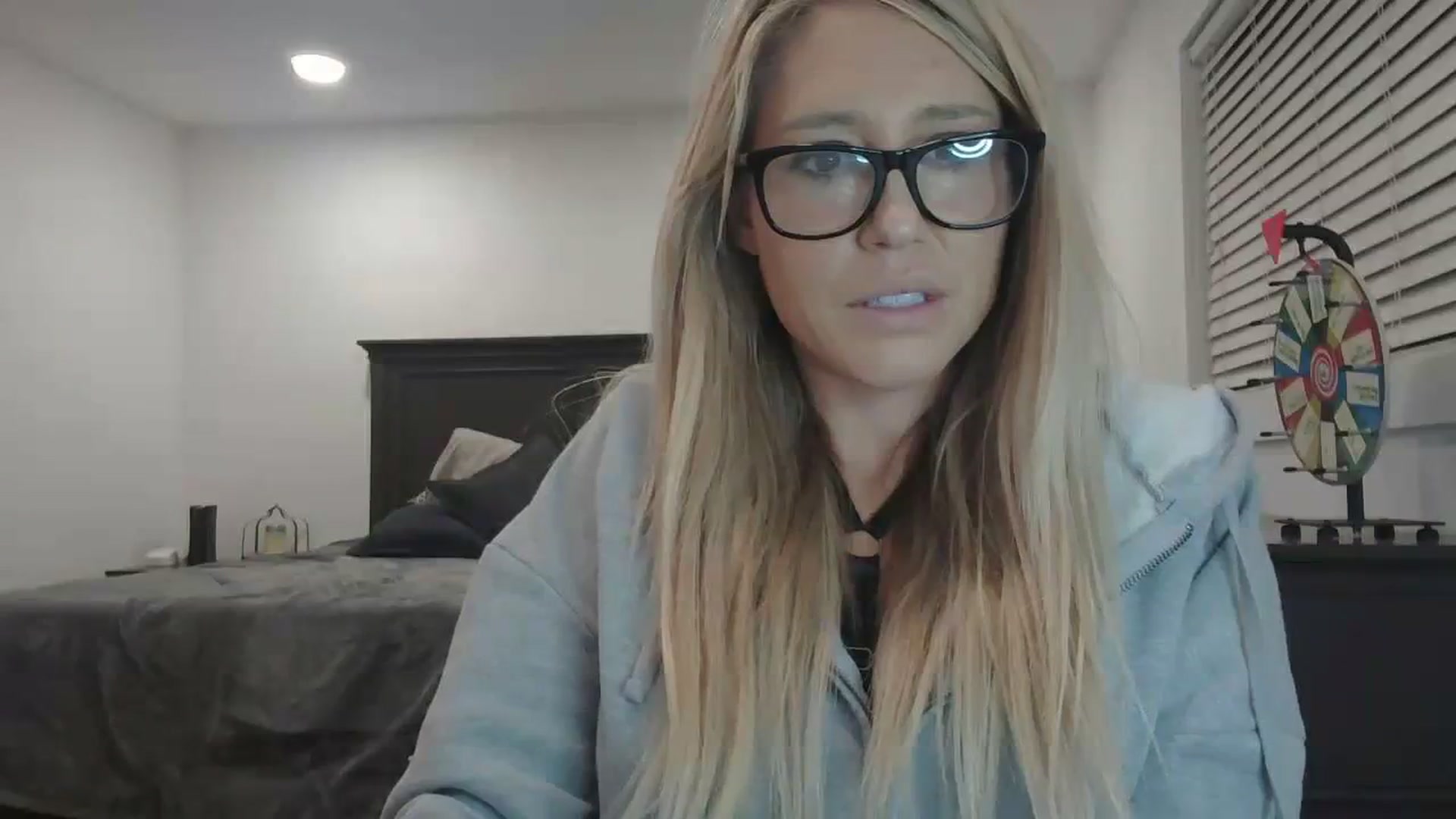 Gallery image thumbnail from blondmilf92's myfreecams stream on, 12/21/2023, 06:54 image 8 of 20