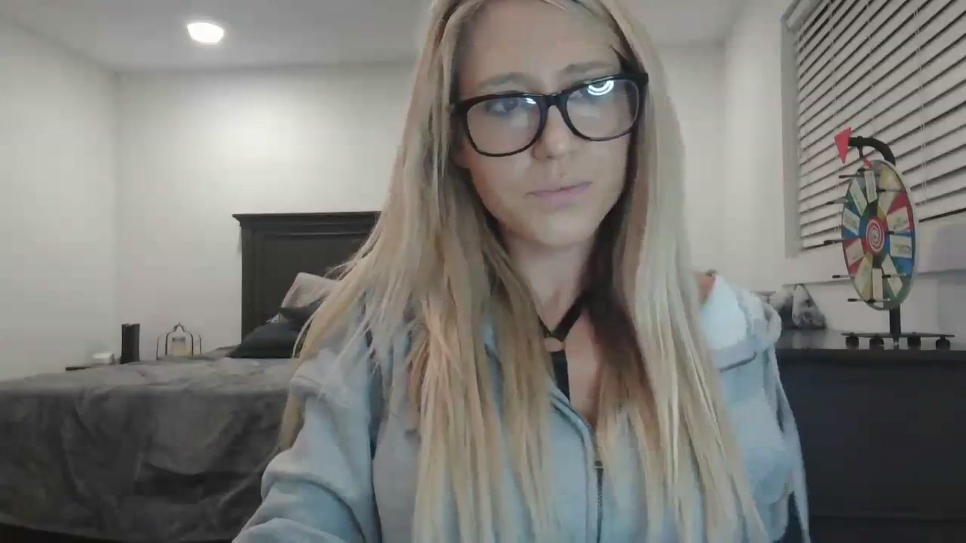 Gallery image thumbnail from blondmilf92's myfreecams stream on, 12/21/2023, 06:54 image 7 of 20