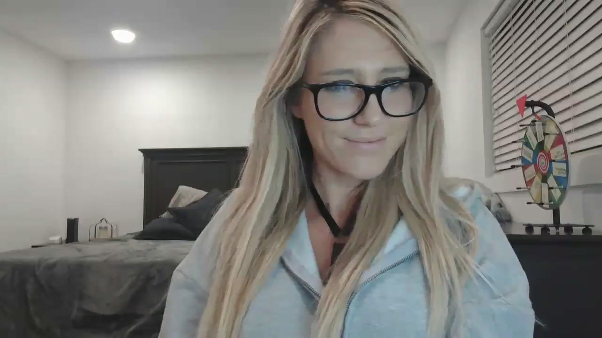 Gallery image thumbnail from blondmilf92's myfreecams stream on, 12/21/2023, 06:54 image 11 of 20
