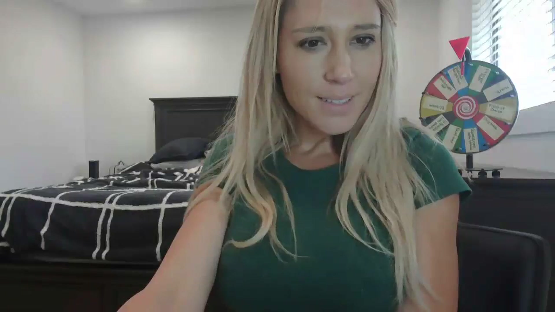 Gallery image thumbnail from blondmilf92's myfreecams stream on, 12/21/2023, 21:09 image 10 of 20