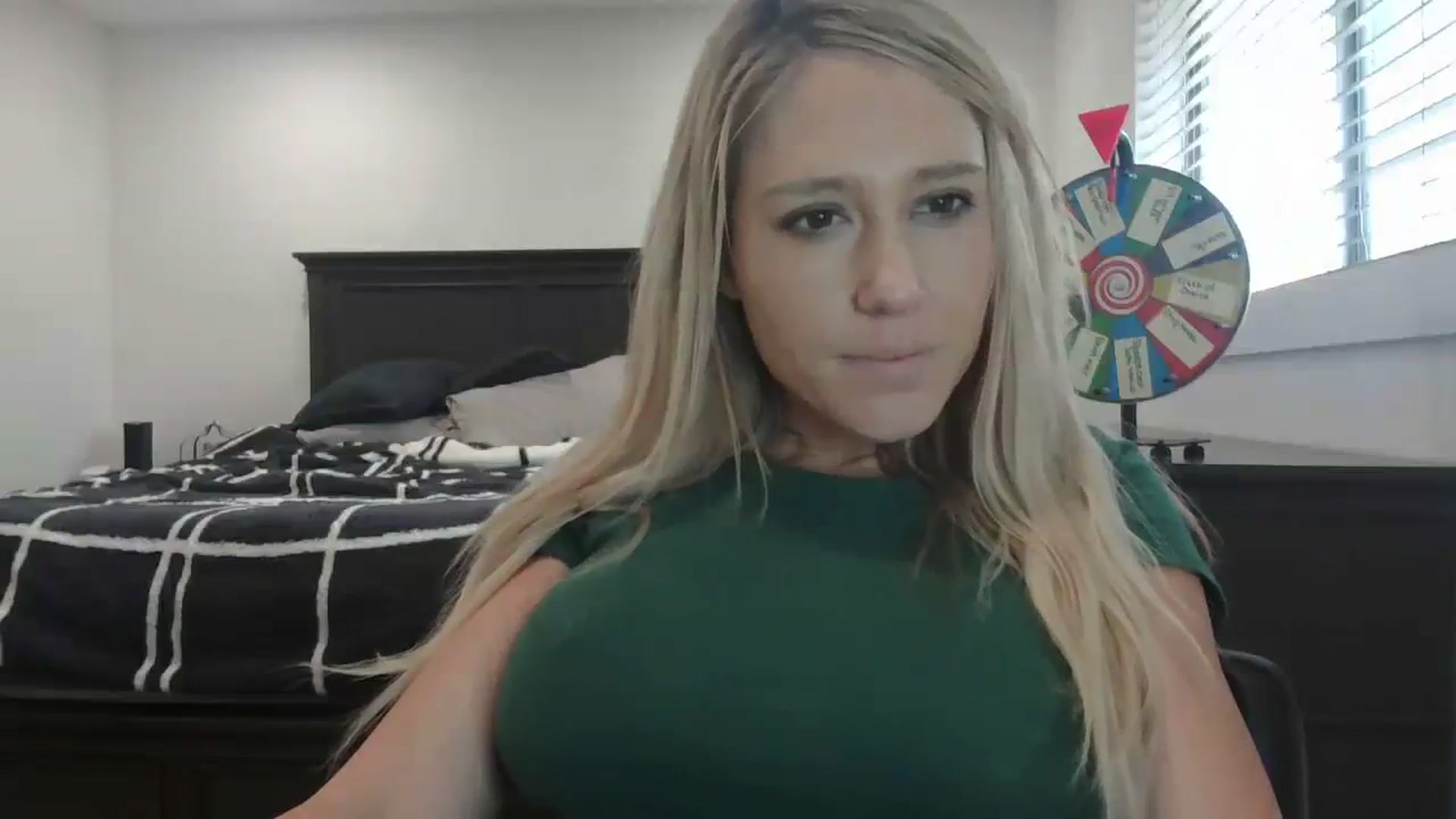 Gallery image thumbnail from blondmilf92's myfreecams stream on, 12/21/2023, 21:09 image 11 of 20