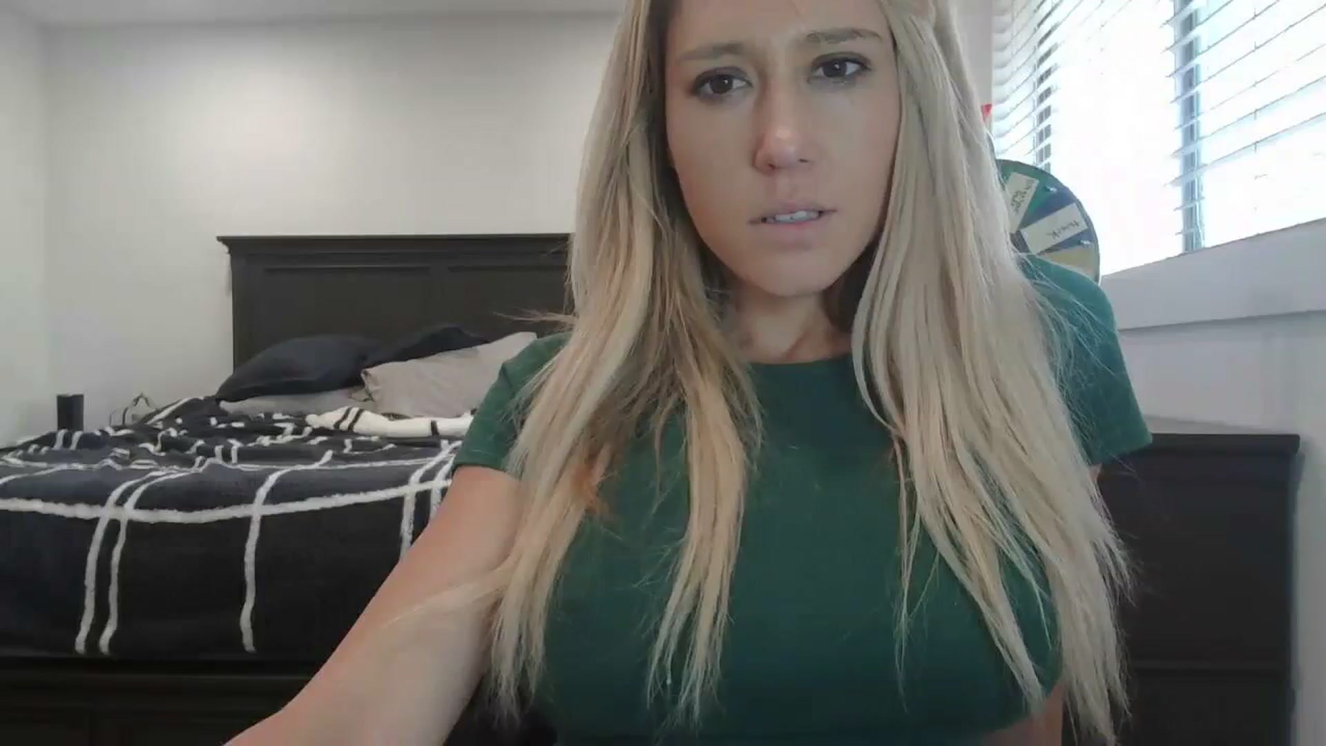 Gallery image thumbnail from blondmilf92's myfreecams stream on, 12/21/2023, 21:09 image 4 of 20