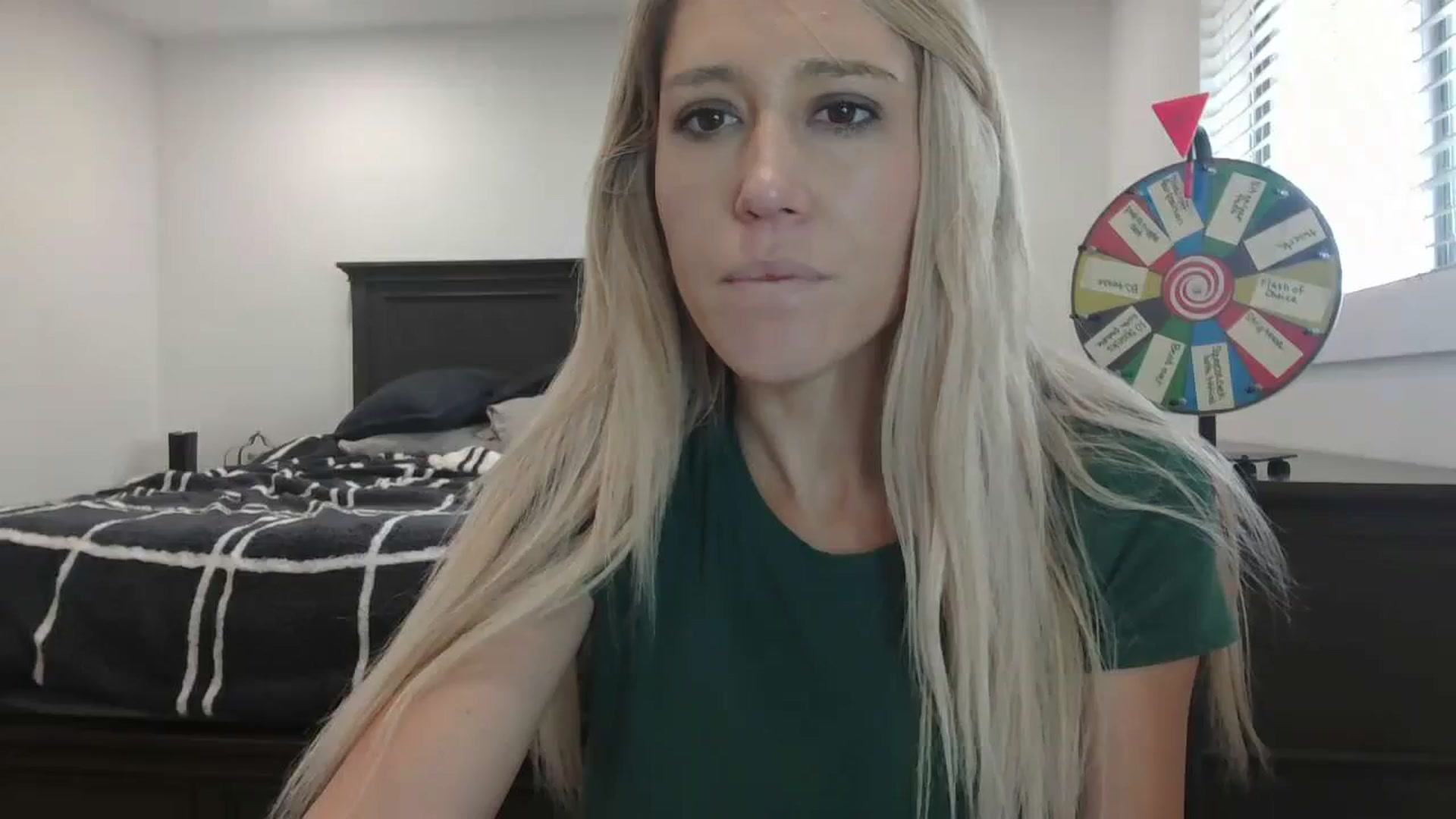 Gallery image thumbnail from blondmilf92's myfreecams stream on, 12/21/2023, 21:09 image 1 of 20