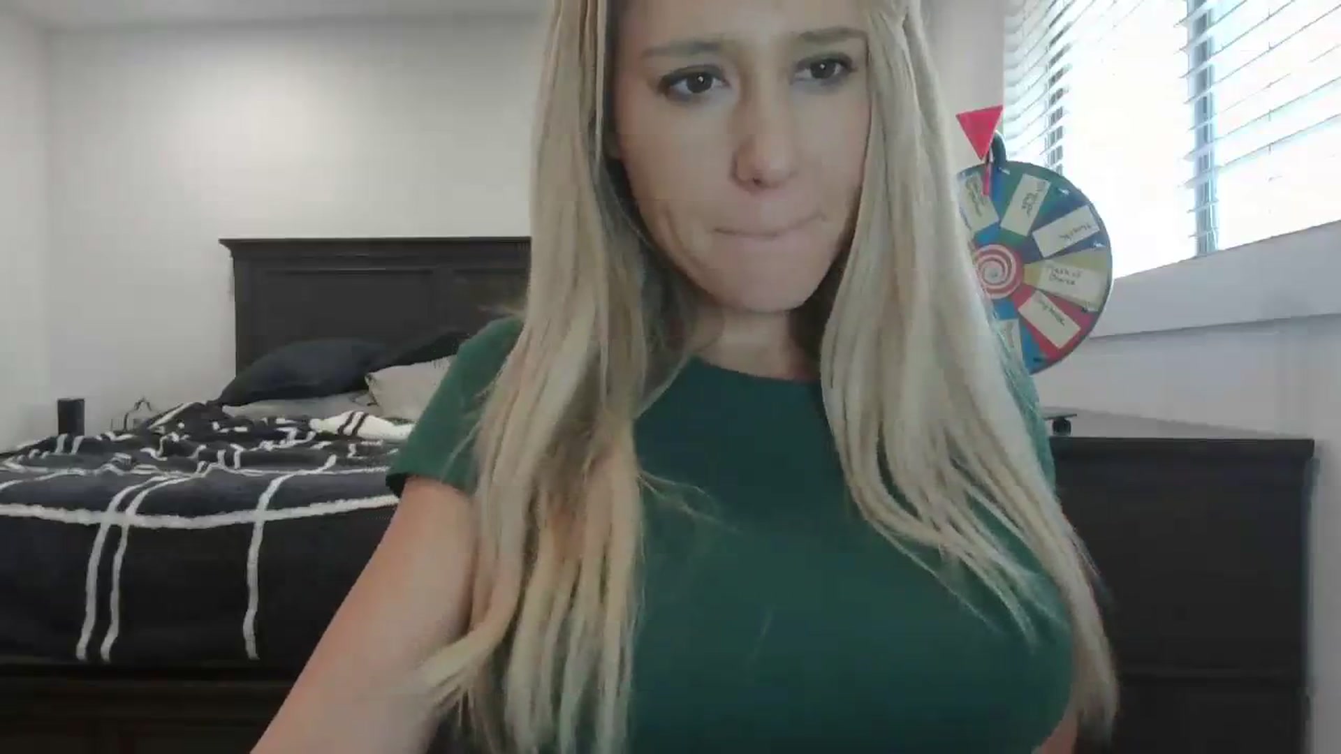 Gallery image thumbnail from blondmilf92's myfreecams stream on, 12/21/2023, 21:09 image 6 of 20