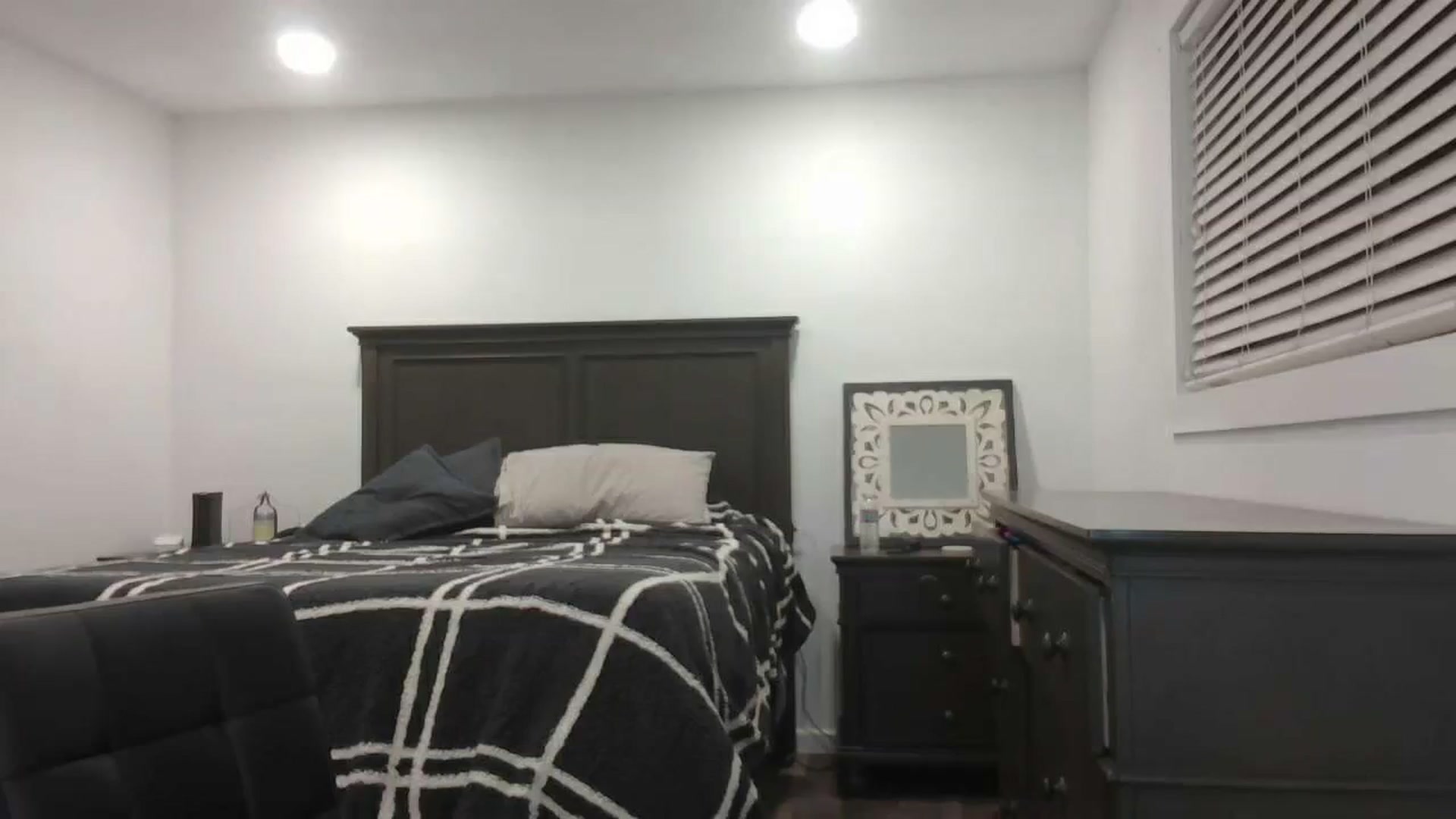 Gallery image thumbnail from blondmilf92's myfreecams stream on, 12/28/2023, 06:29 image 4 of 20