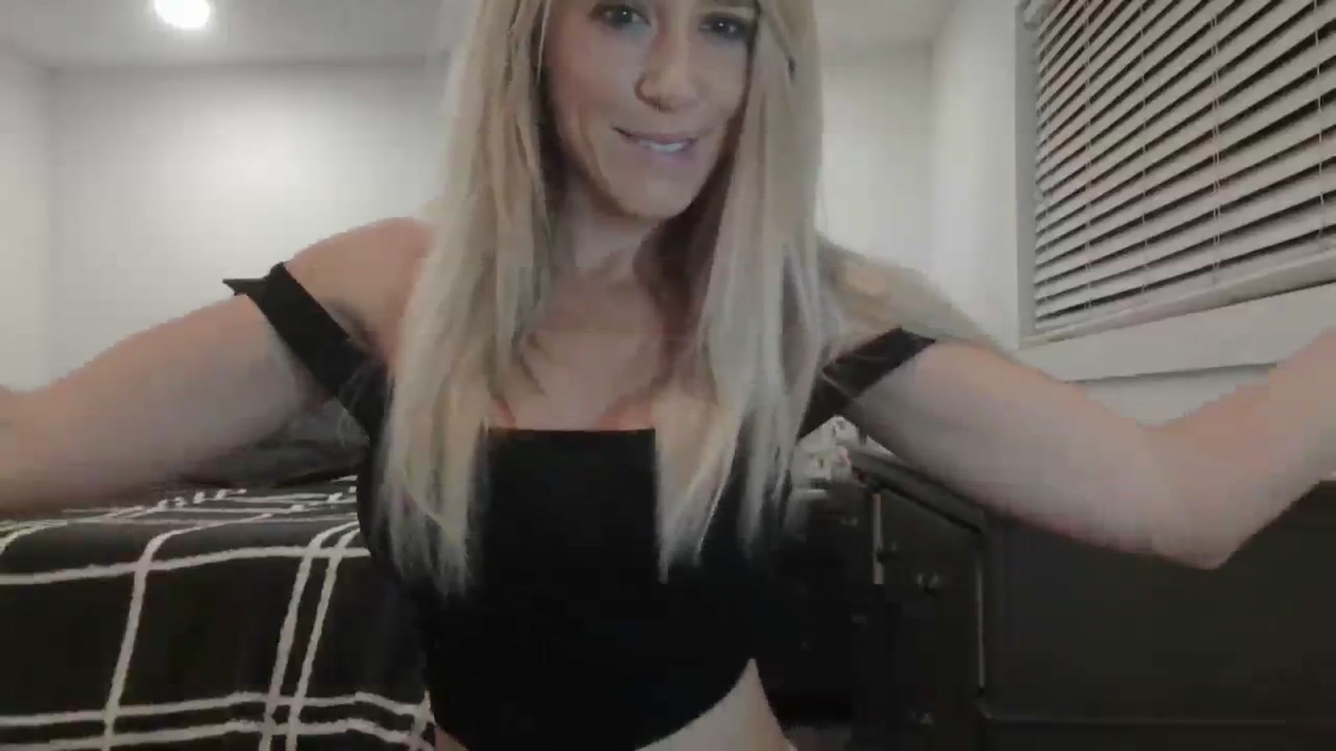 Gallery image thumbnail from blondmilf92's myfreecams stream on, 12/28/2023, 06:29 image 18 of 20