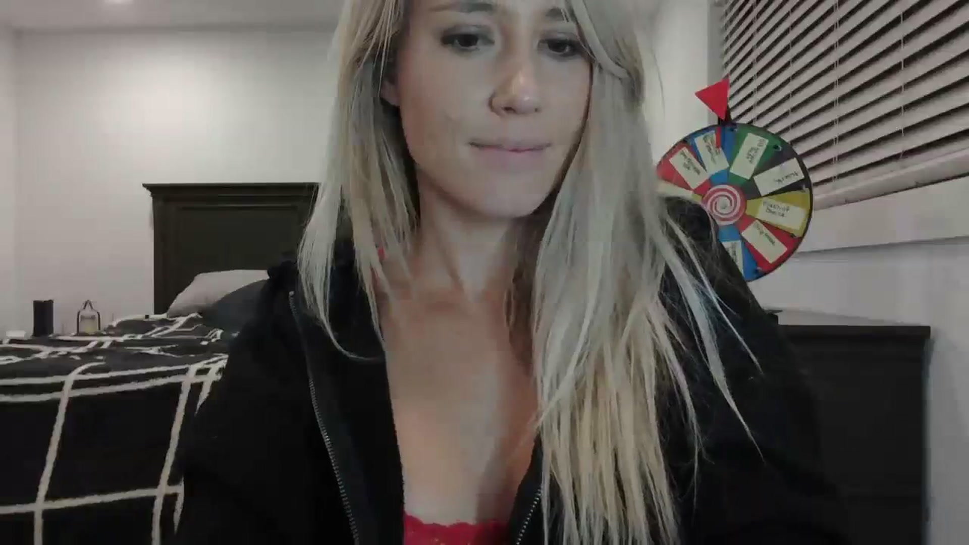 Gallery image thumbnail from blondmilf92's myfreecams stream on, 12/30/2023, 07:58 image 3 of 20