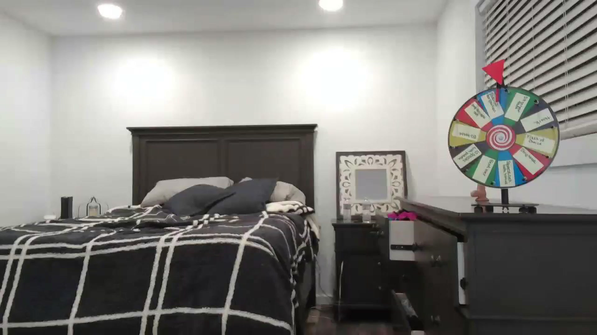 Gallery image thumbnail from blondmilf92's myfreecams stream on, 12/30/2023, 07:58 image 11 of 20