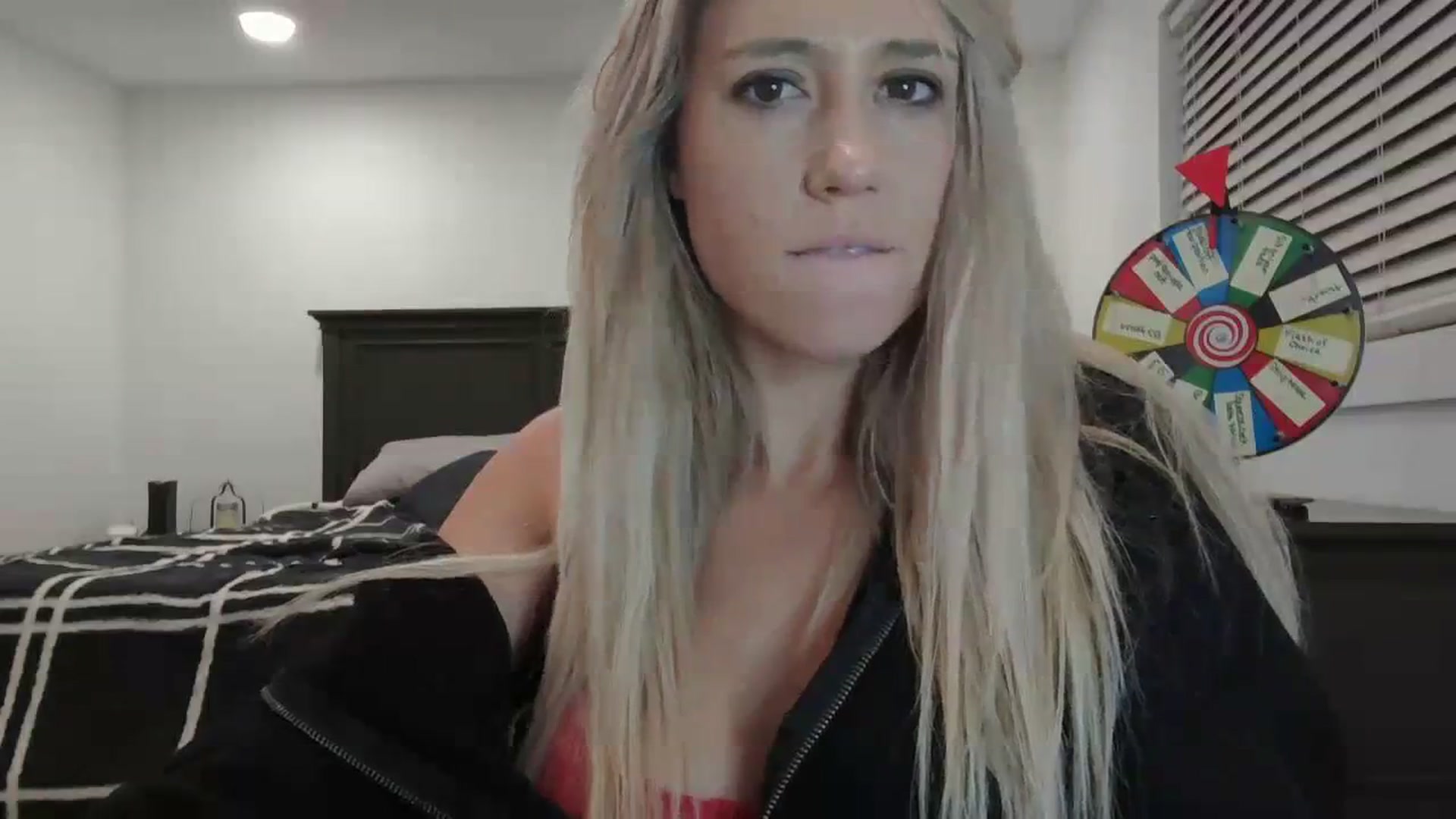 Gallery image thumbnail from blondmilf92's myfreecams stream on, 12/30/2023, 07:58 image 17 of 20