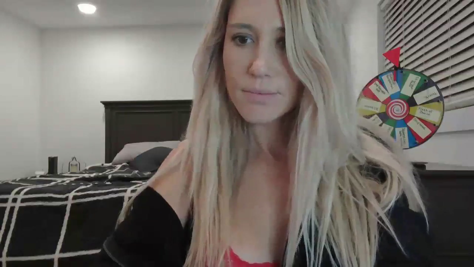 Gallery image thumbnail from blondmilf92's myfreecams stream on, 12/30/2023, 07:58 image 16 of 20