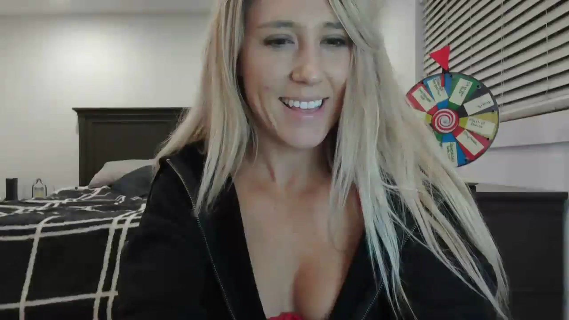 Gallery image thumbnail from blondmilf92's myfreecams stream on, 12/30/2023, 07:58 image 8 of 20