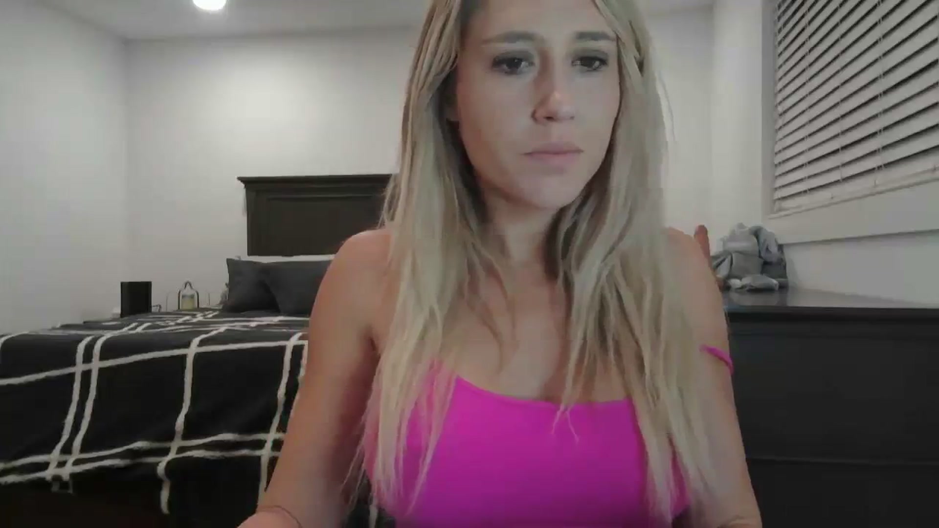 Gallery image thumbnail from blondmilf92's myfreecams stream on, 01/03/2024, 08:13 image 3 of 20