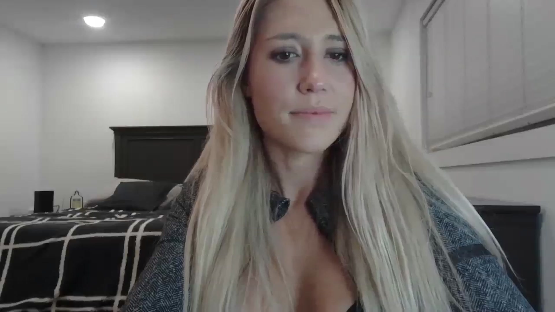 Gallery image thumbnail from blondmilf92's myfreecams stream on, 01/05/2024, 06:48 image 4 of 20