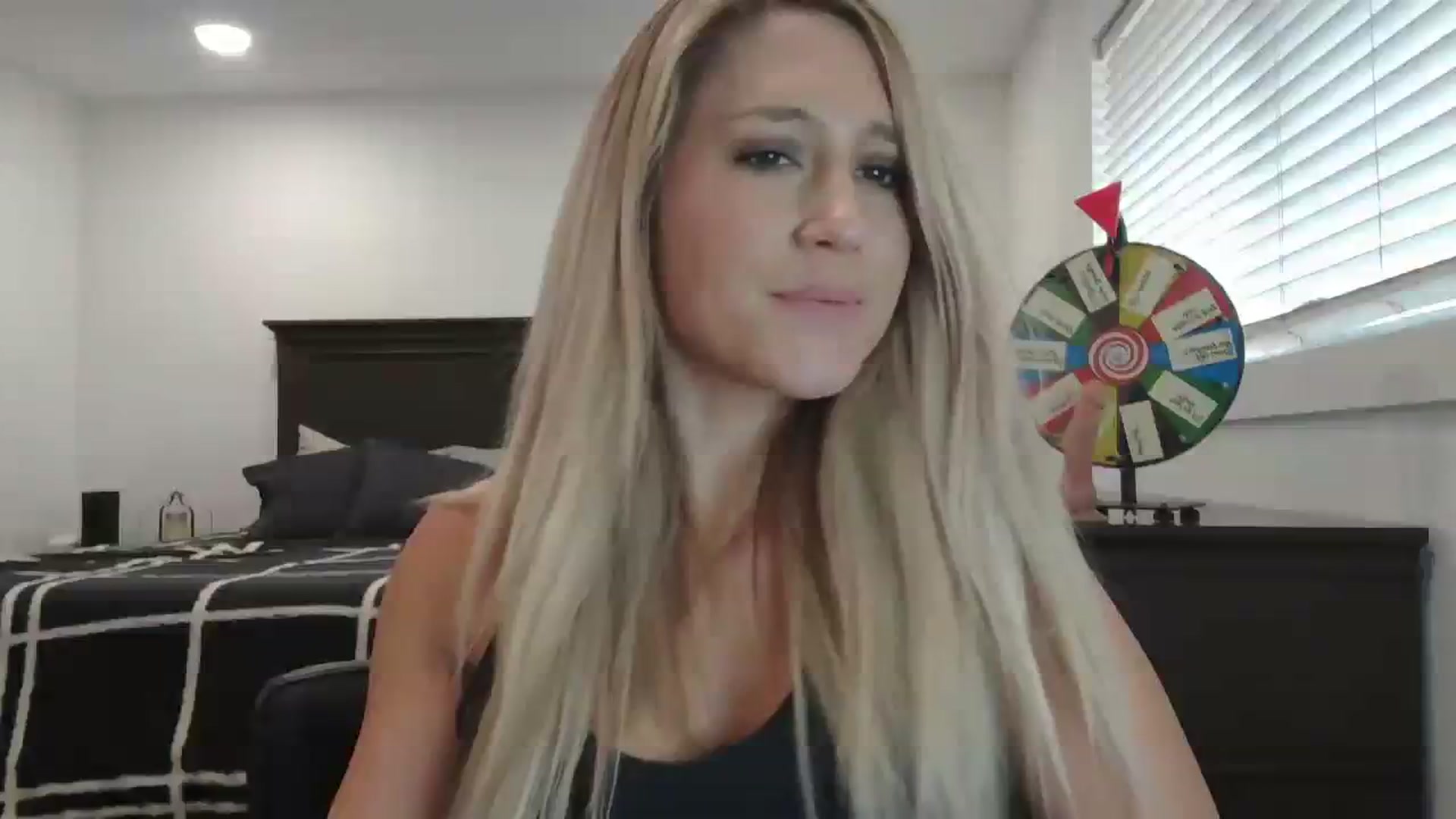 Gallery image thumbnail from blondmilf92's myfreecams stream on, 01/09/2024, 20:09 image 16 of 20
